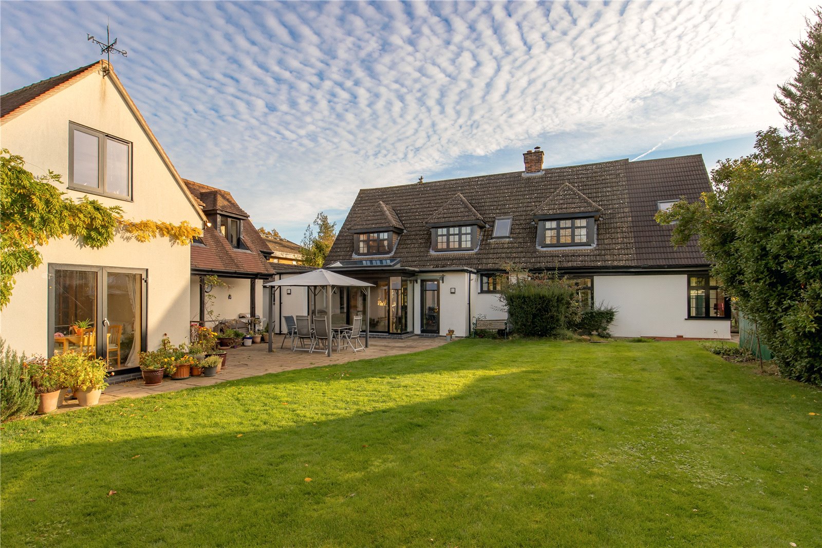 5 bedroom detached house for sale 0