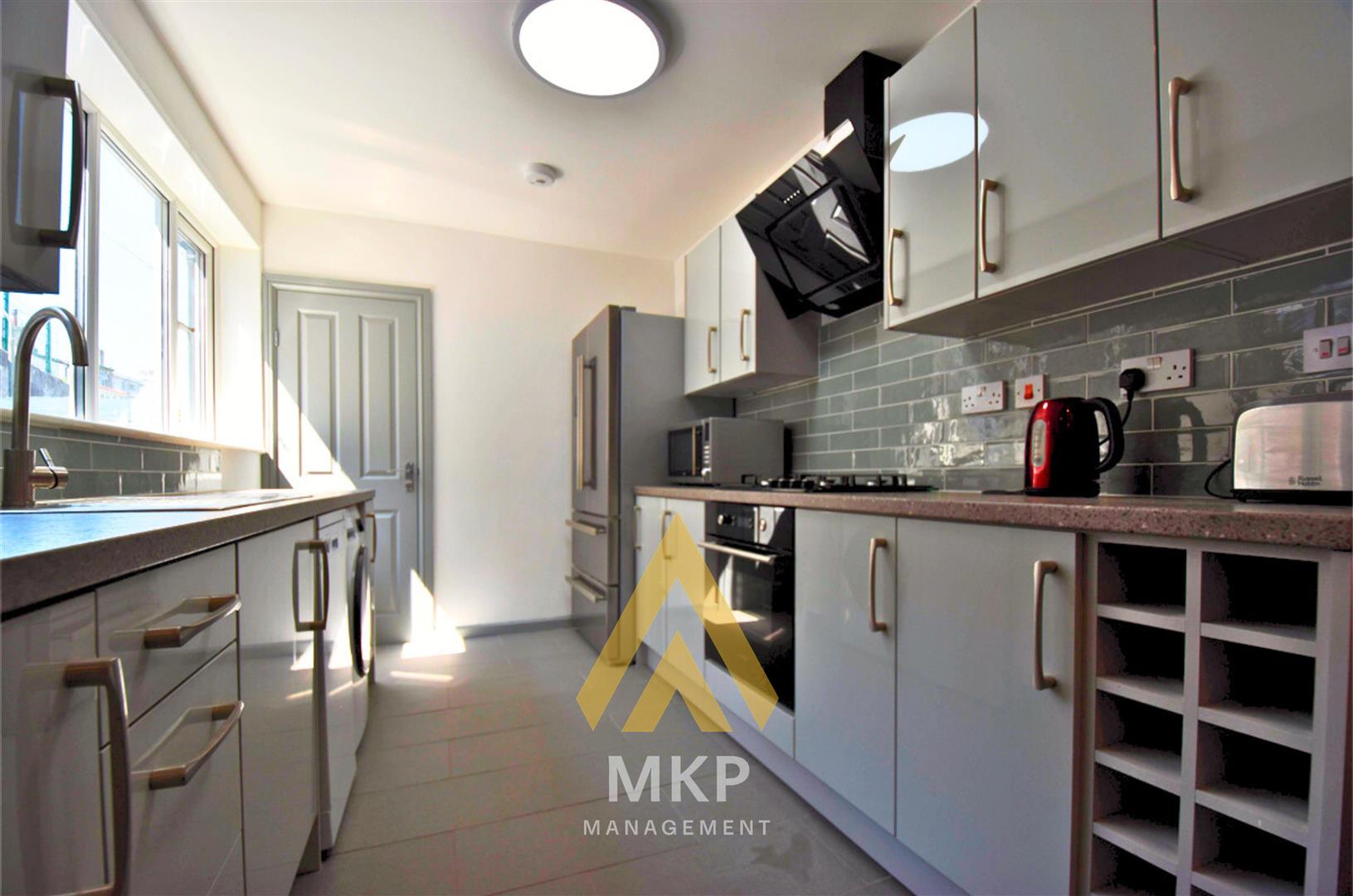4-bed house on rj8n78rerhj45, o8hk78ghknfg, Derry Avenue, Plymouth, £611/mo