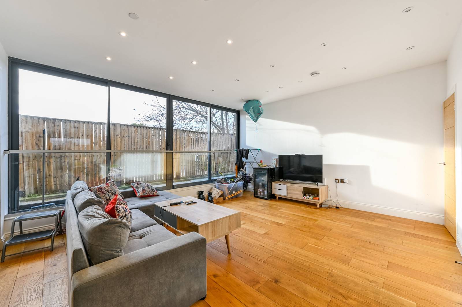 3 bedroom detached house for sale 0