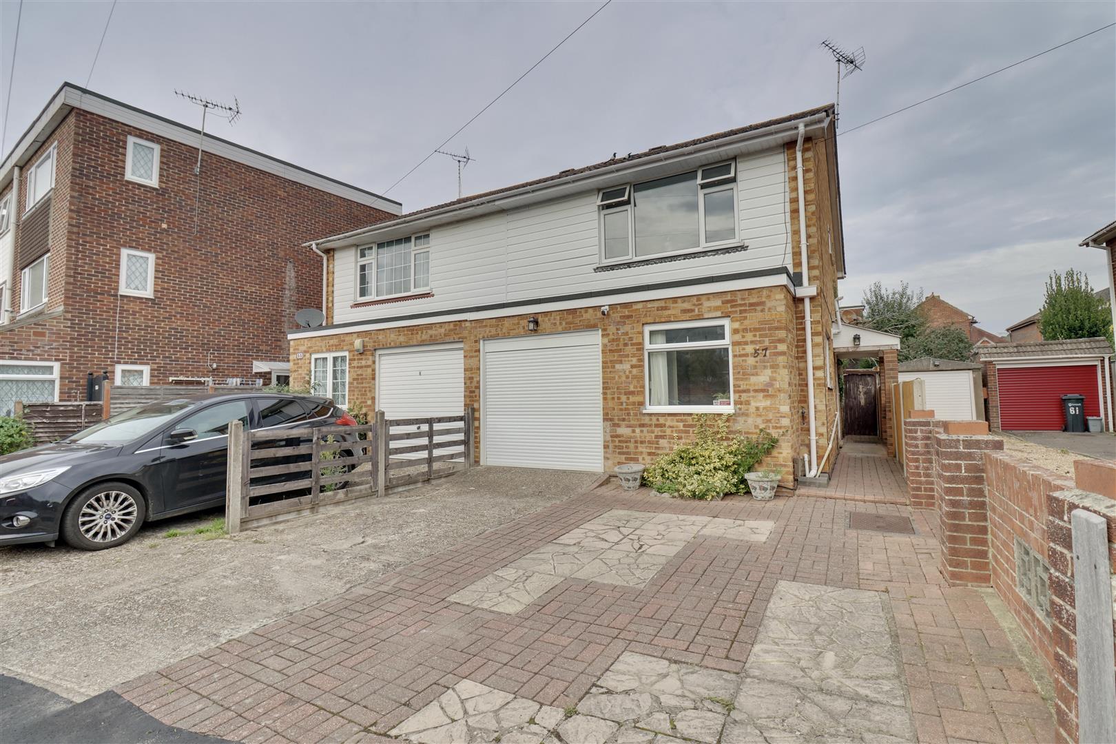 57, Dorking Crescent, Portsmouth photo 4