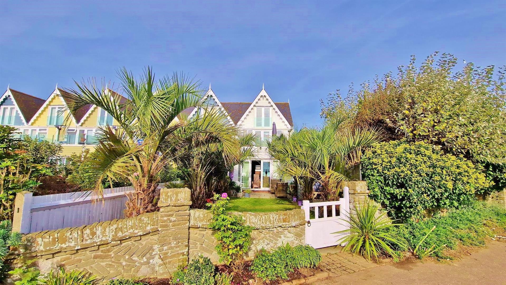 Photos of The Beach House, Green Lane, Walton On The Naze CO14 65805299 PrimeLocation