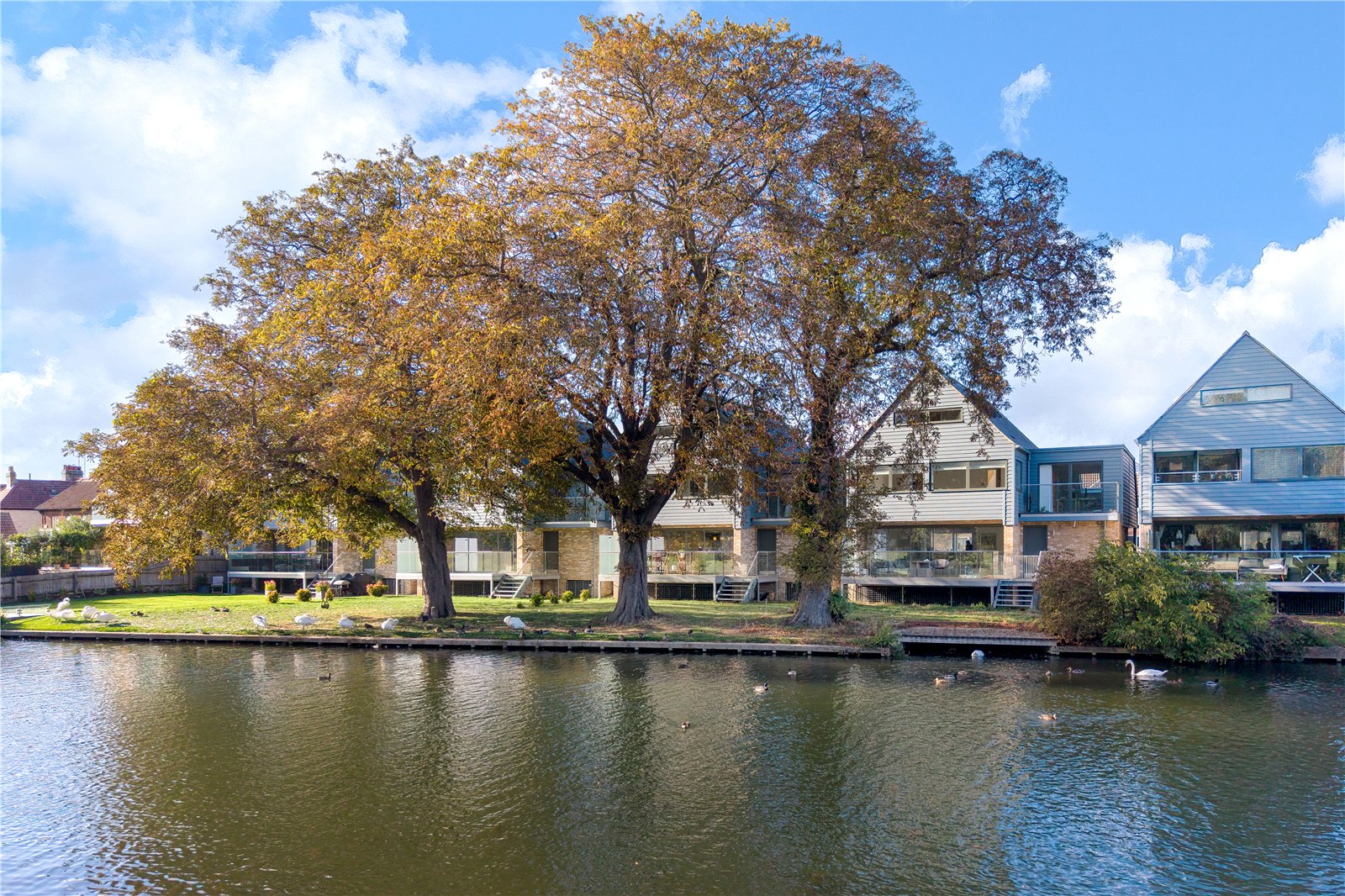 5 bedroom detached house for sale 0