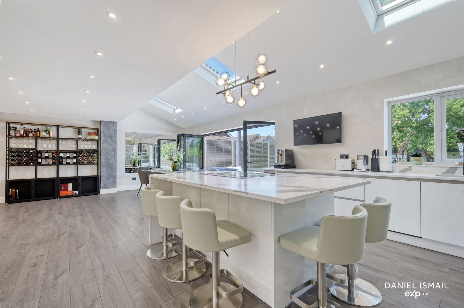 5-bed detached on 162, Great Berry Lane, Basildon, £950,000