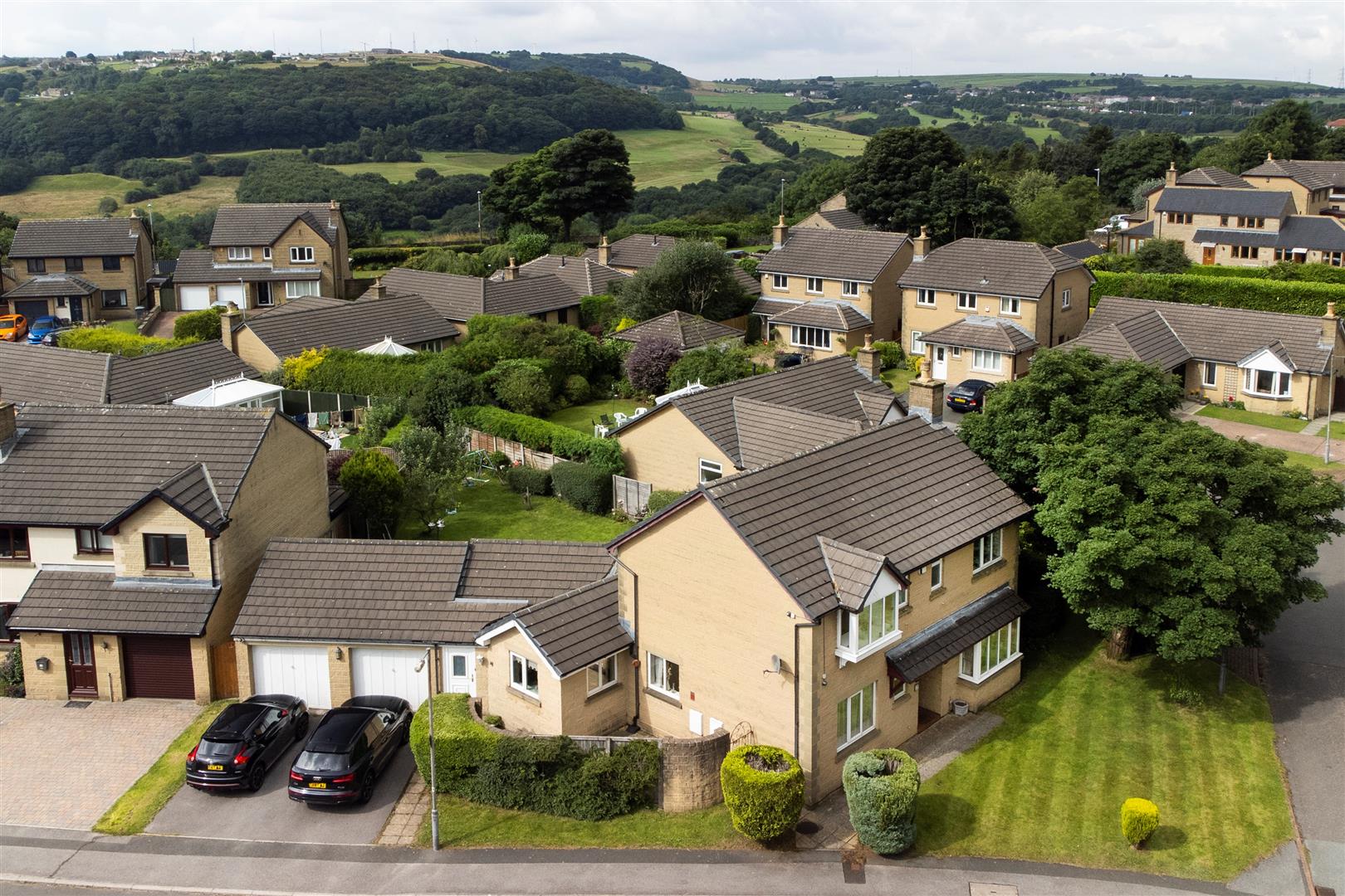 5-bed detached on 18, Fortis Way, Huddersfield, £440,000