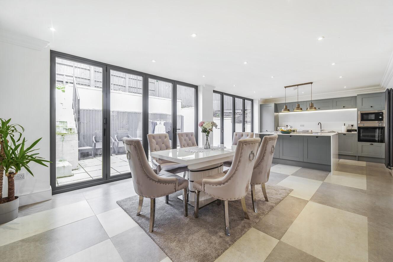 5 bedroom semi-detached house for sale 0