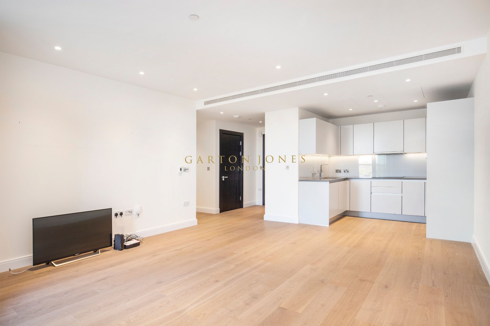 2 bedroom flat for sale 0