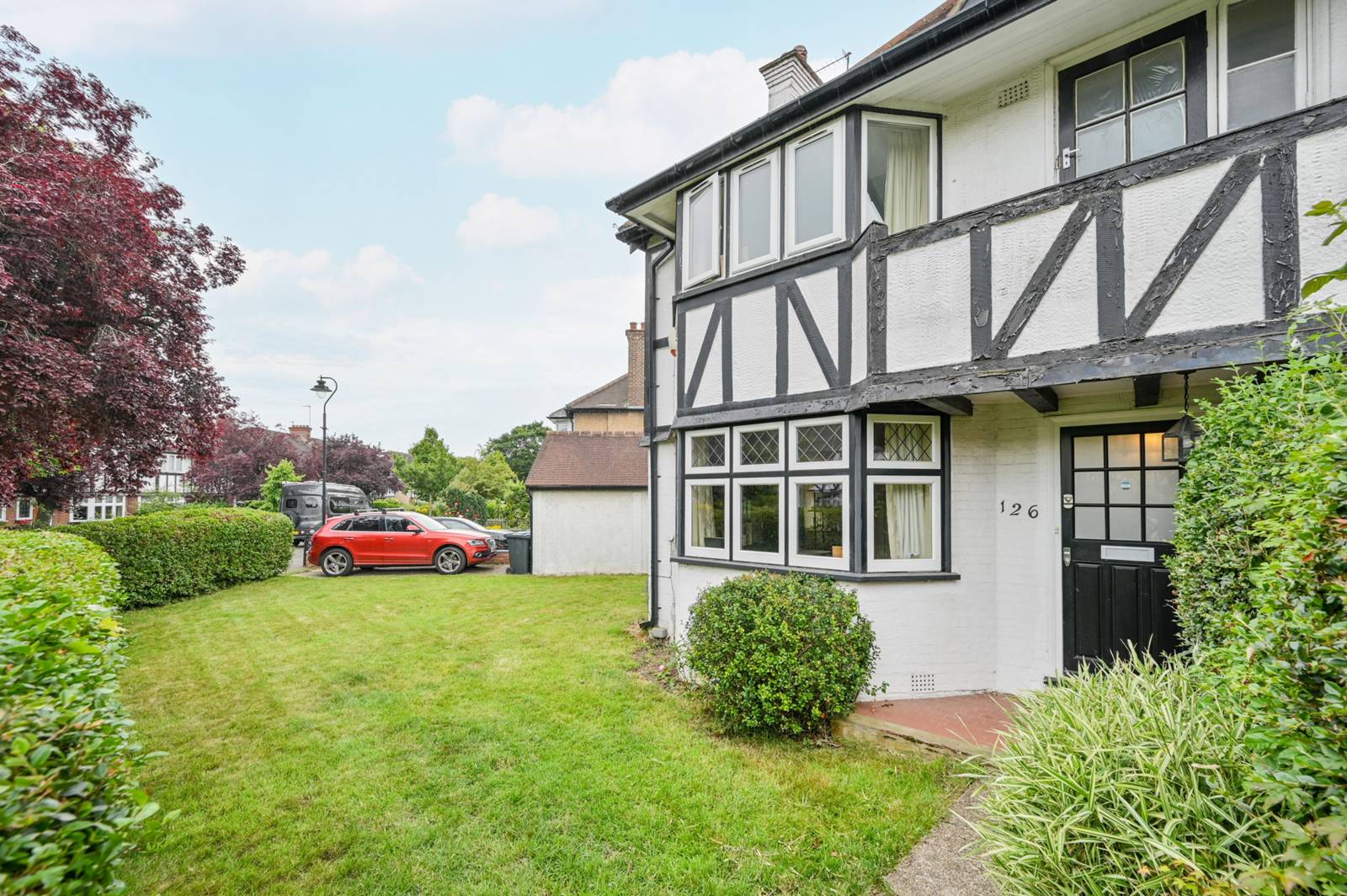 4 bedroom semi-detached house for sale 0
