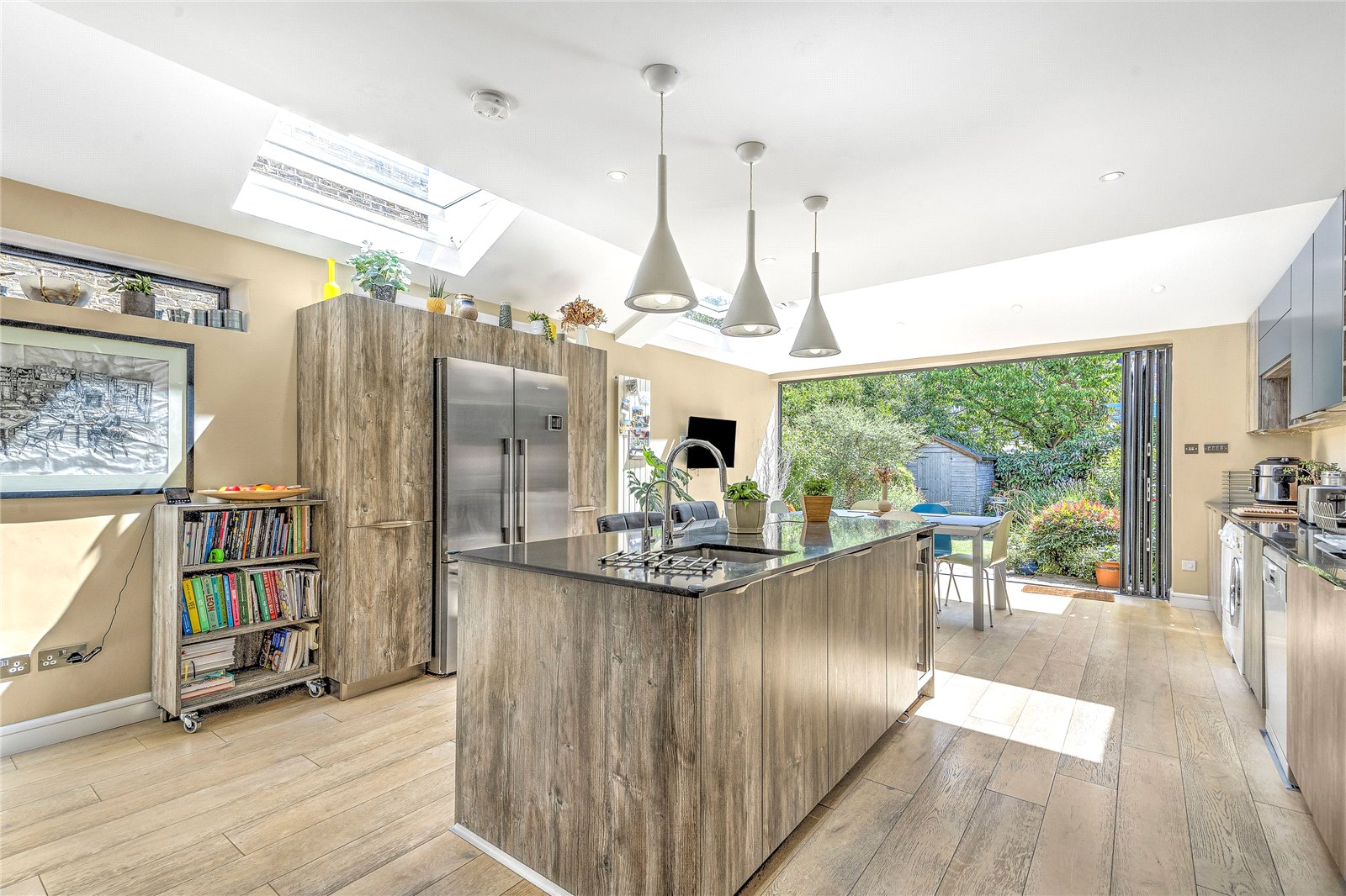 5 bedroom semi-detached house for sale 0