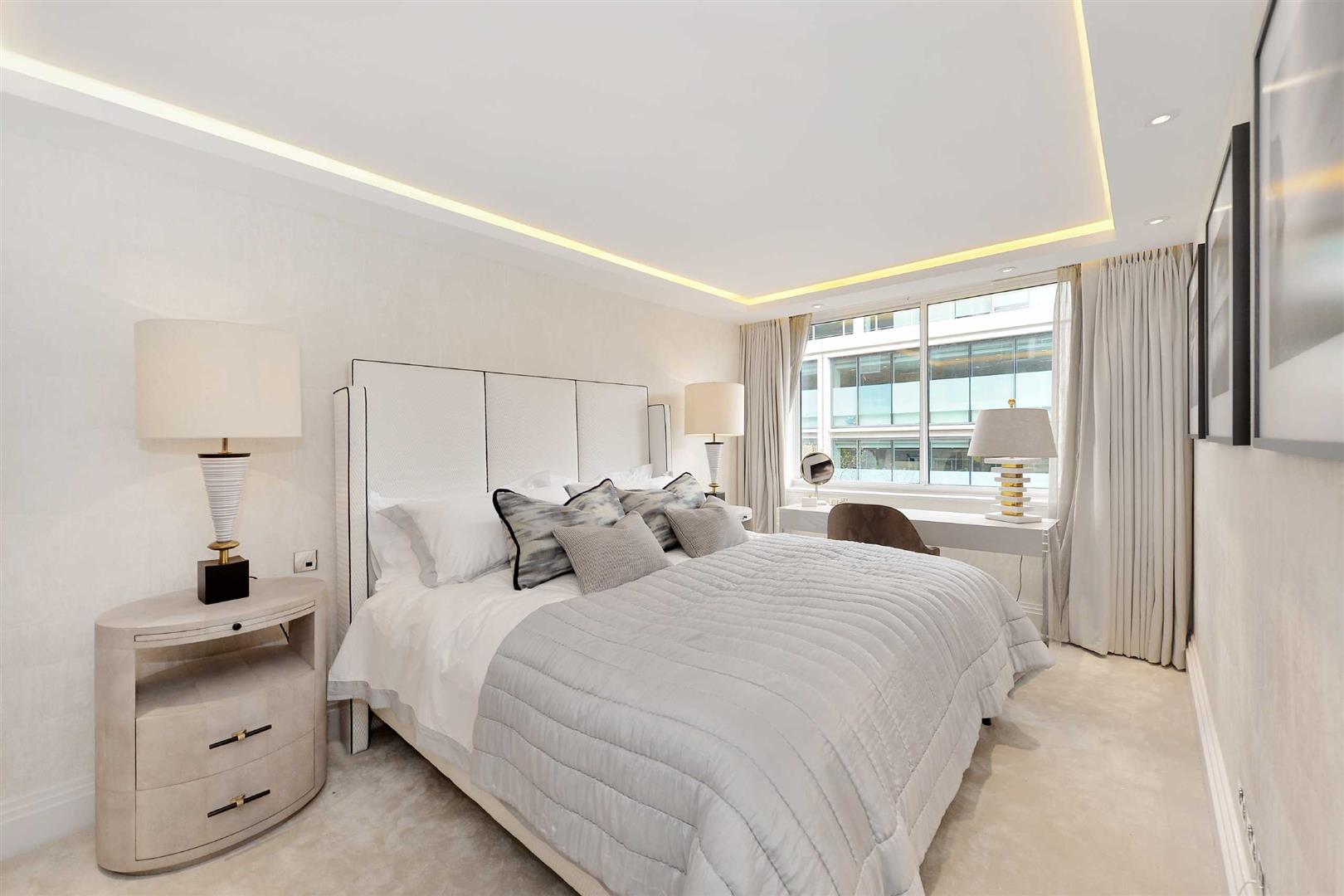 3 bedroom flat for sale 0