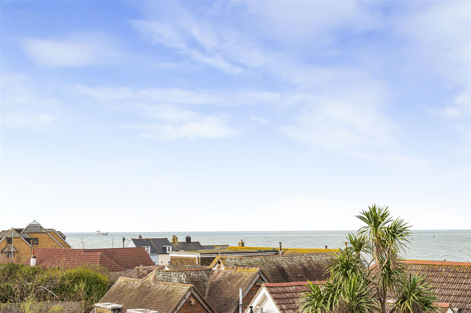 8, Queens Park Gardens, Seaford photo 2