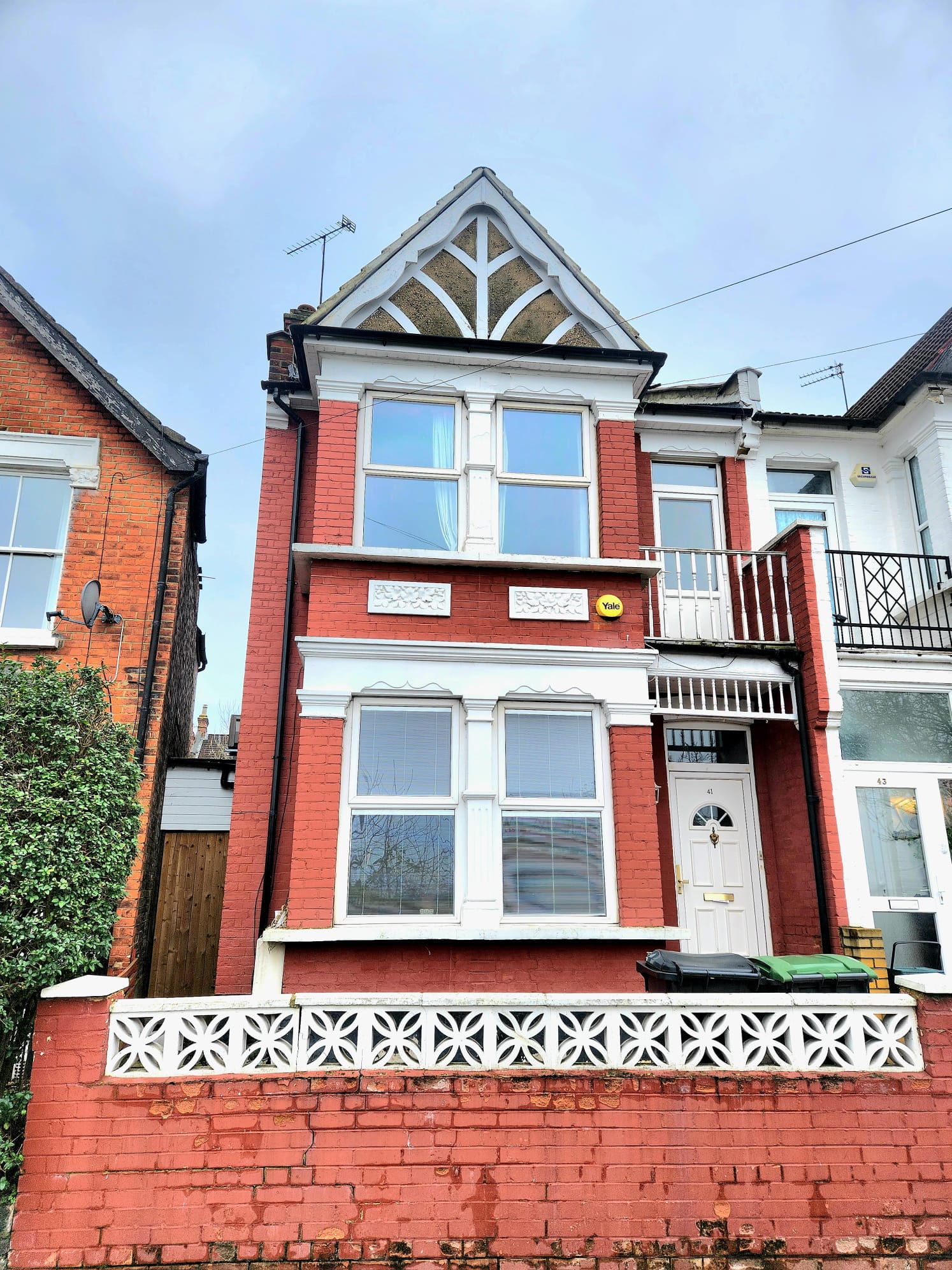 3 bedroom semi-detached house for sale 0