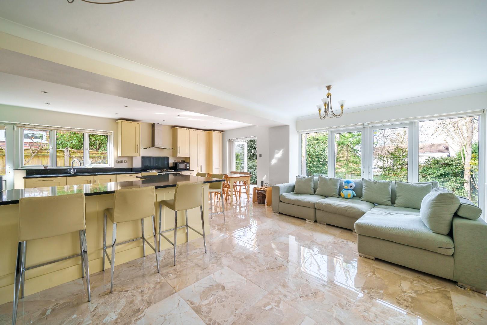 4 bedroom detached house for sale 0