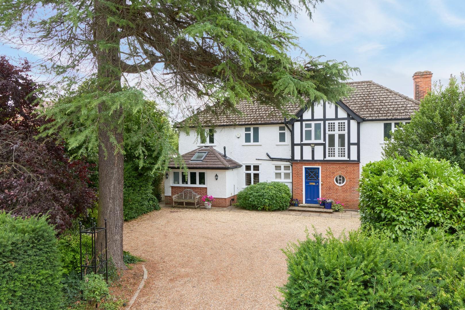 5 bedroom detached house for sale 0