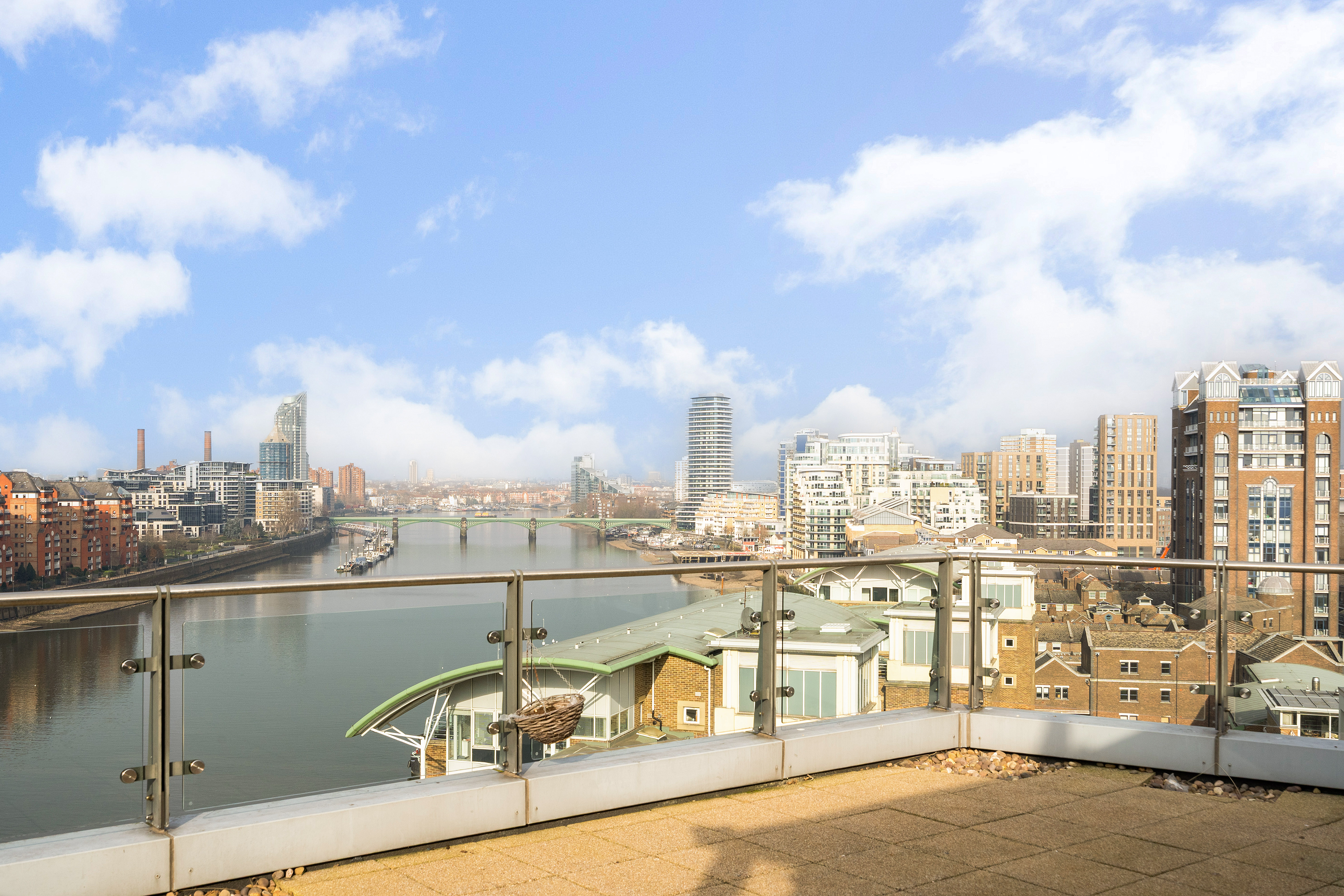 3 bedroom flat for sale 0
