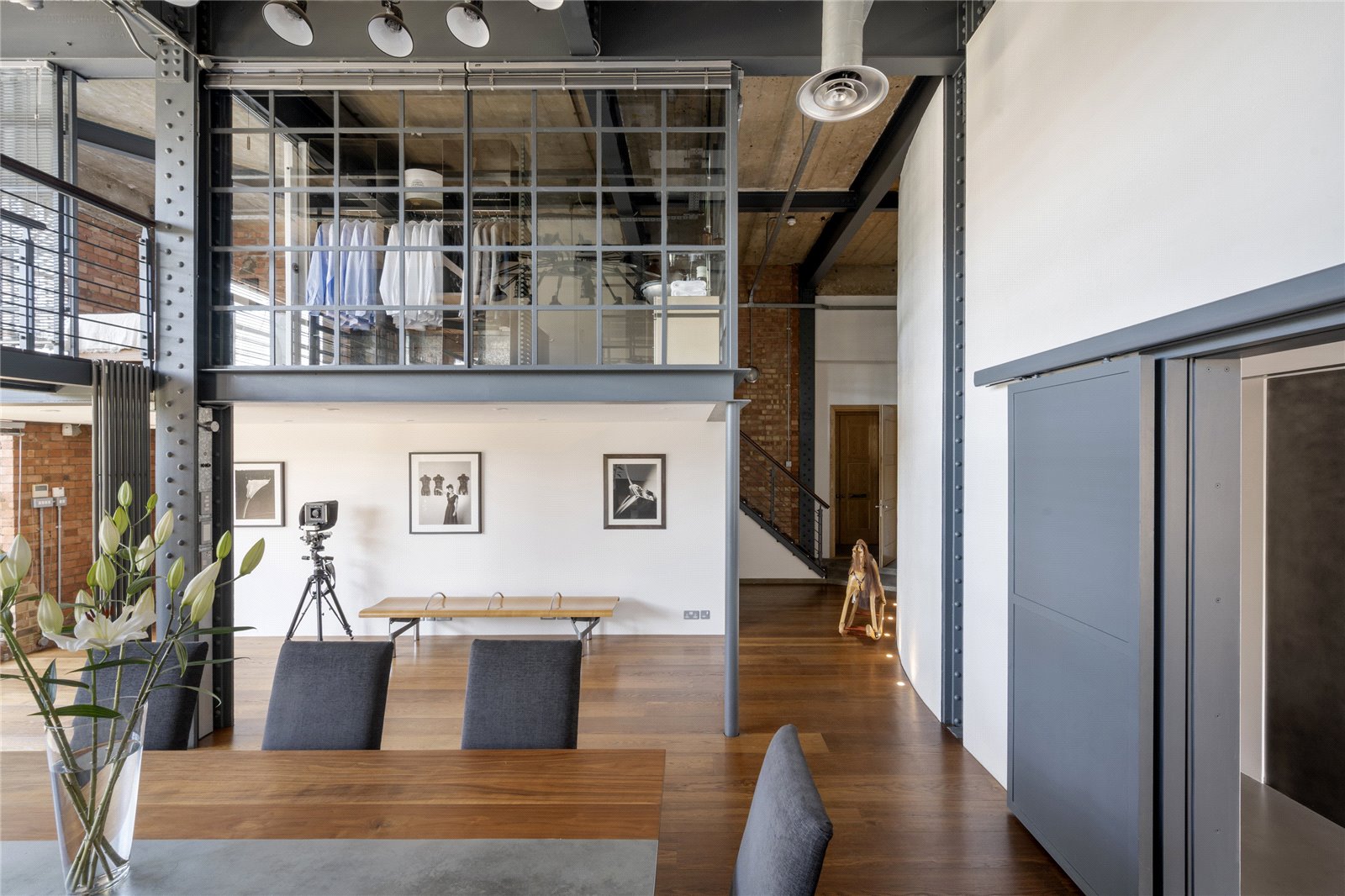 4 bedroom flat for sale 0