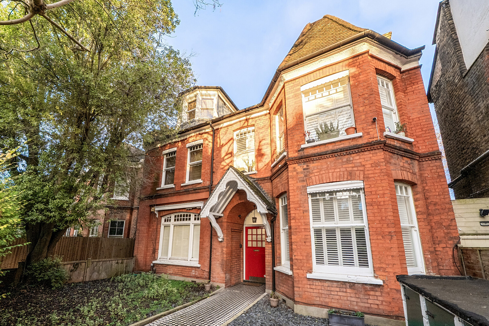 1-bed flat on Flat 6, 48, Kenilworth Road, London, £240,000