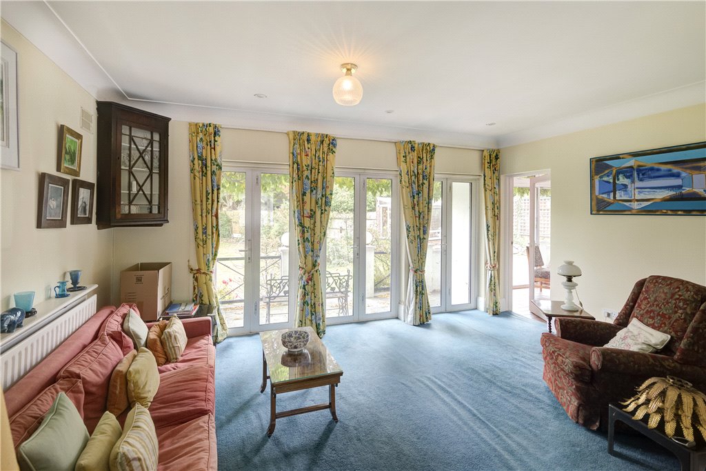 5 bedroom detached house for sale 0