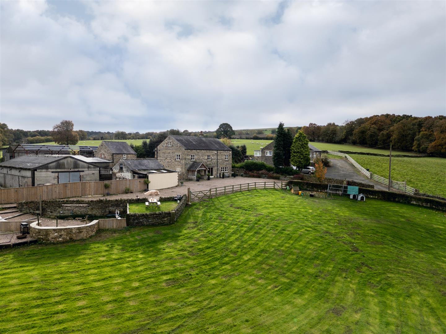 4 bedroom detached house for sale 0