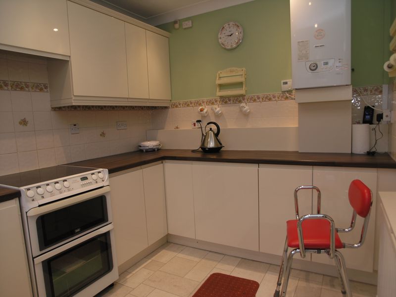 Photos of Higgs Field Crescent, Cradley Heath B64 60492010