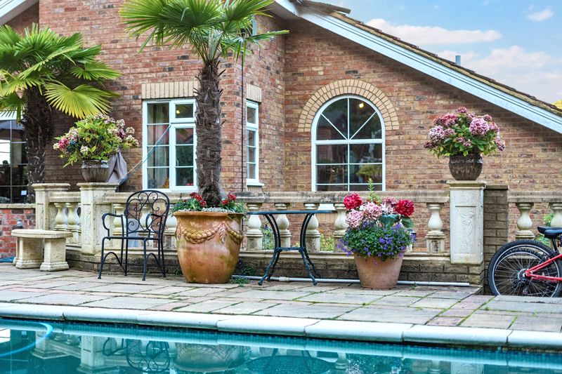 5 bedroom detached house for sale 0