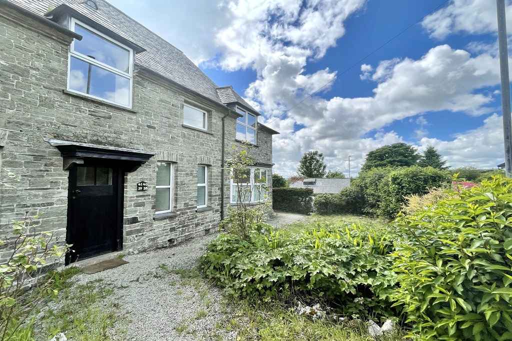 38, The Village , Milton Abbot photo 2