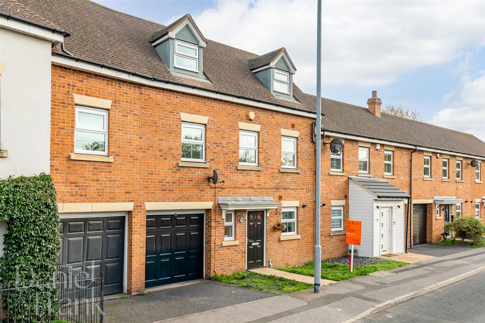 5-bed house on 17 Forest Grove, Woodside, Epping, £550,000
