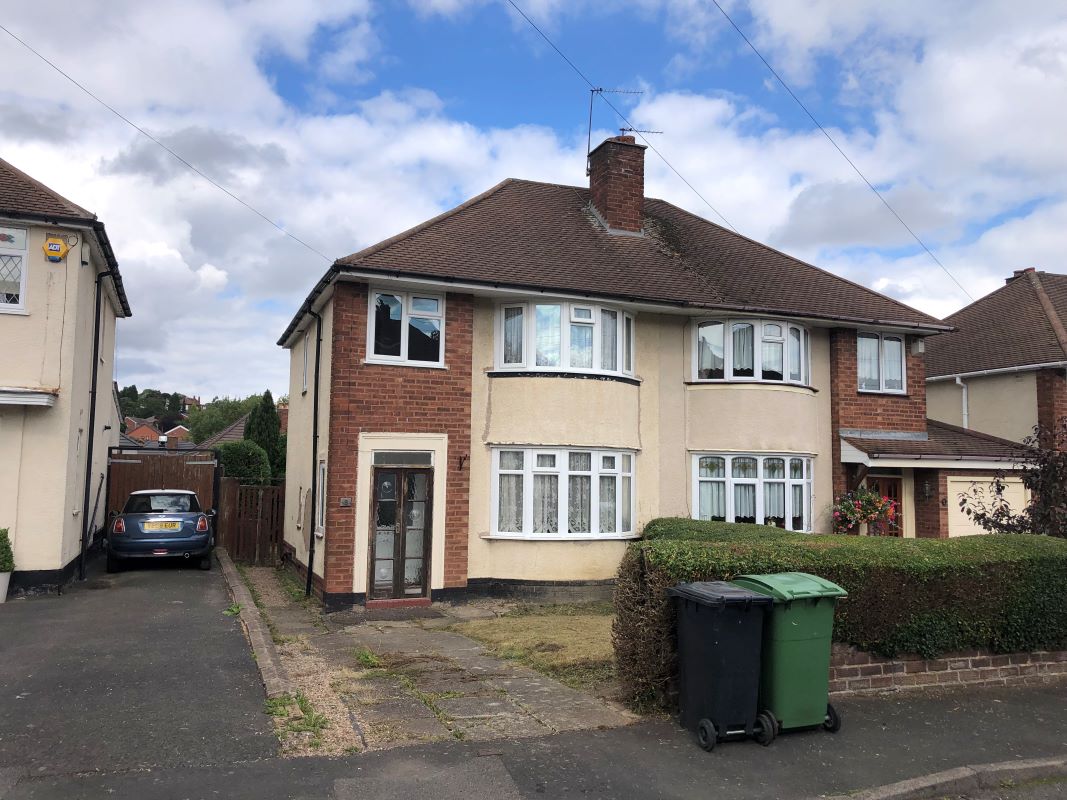 Free property report 8 Stanton Avenue, Woodsetton, DY1 3RR Chimnie