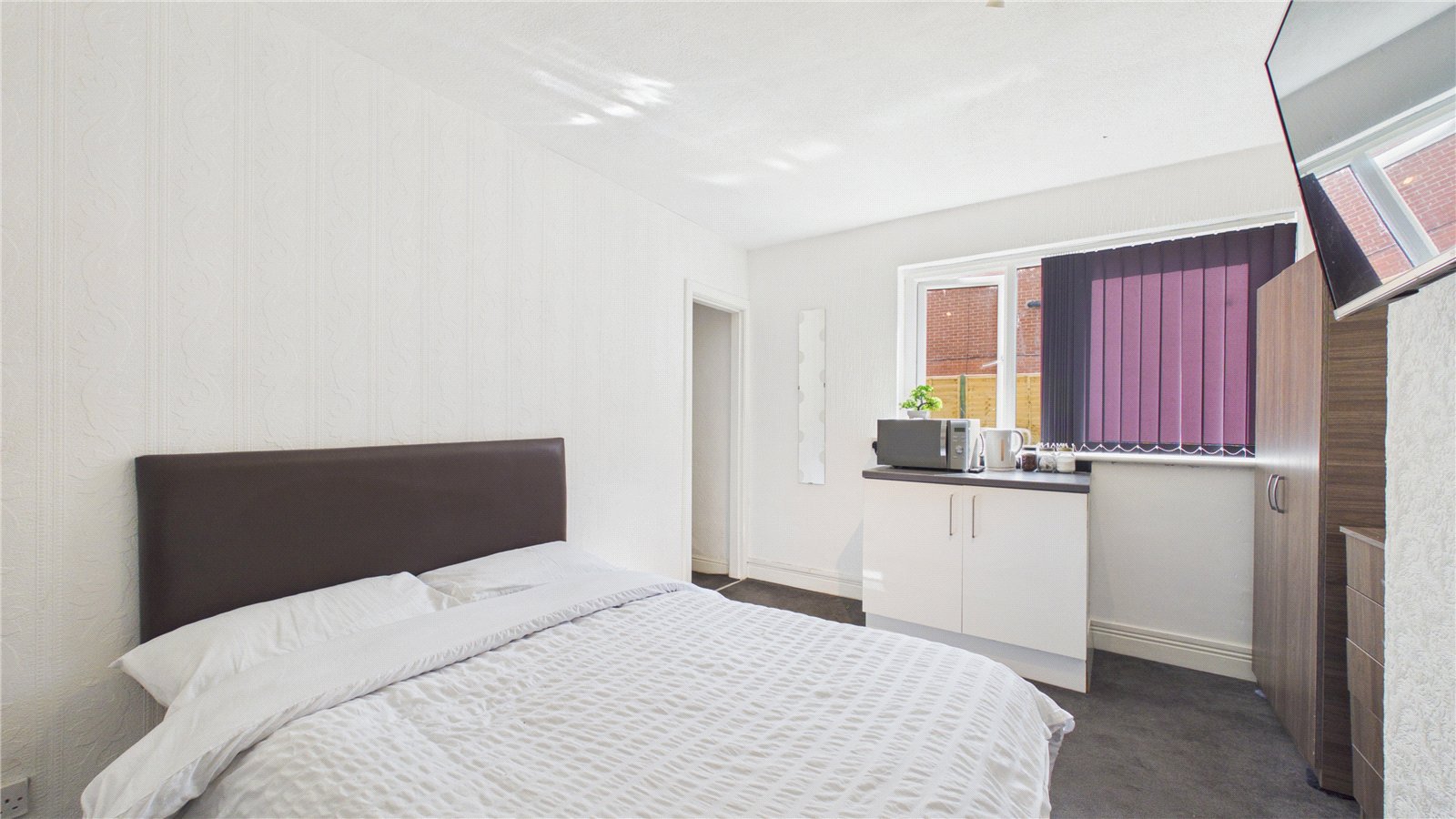 Room 16, 23-25, The Crescent, Middlesbrough photo 4
