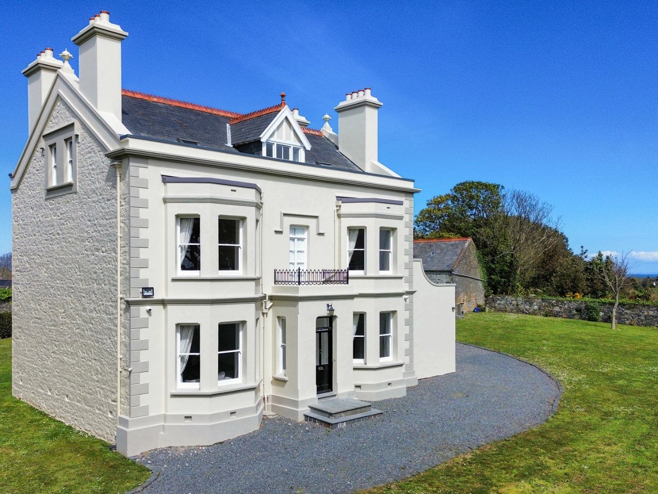 6 bedroom detached house for sale 0