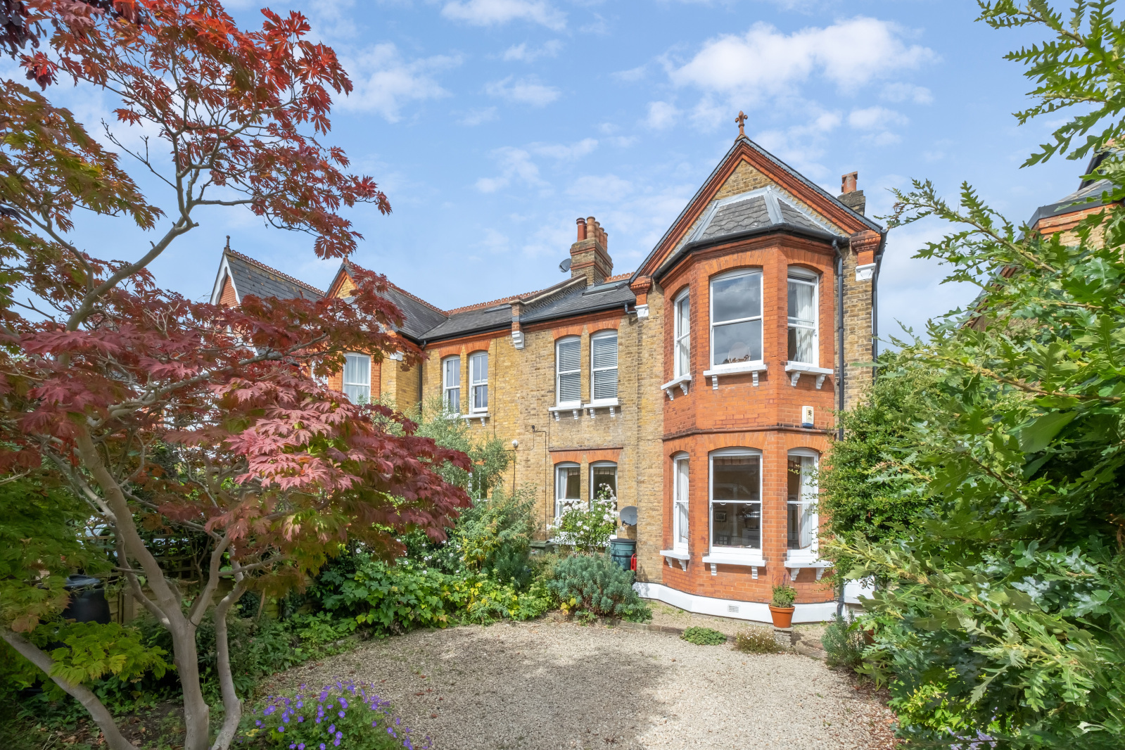 5 bedroom semi-detached house for sale 0
