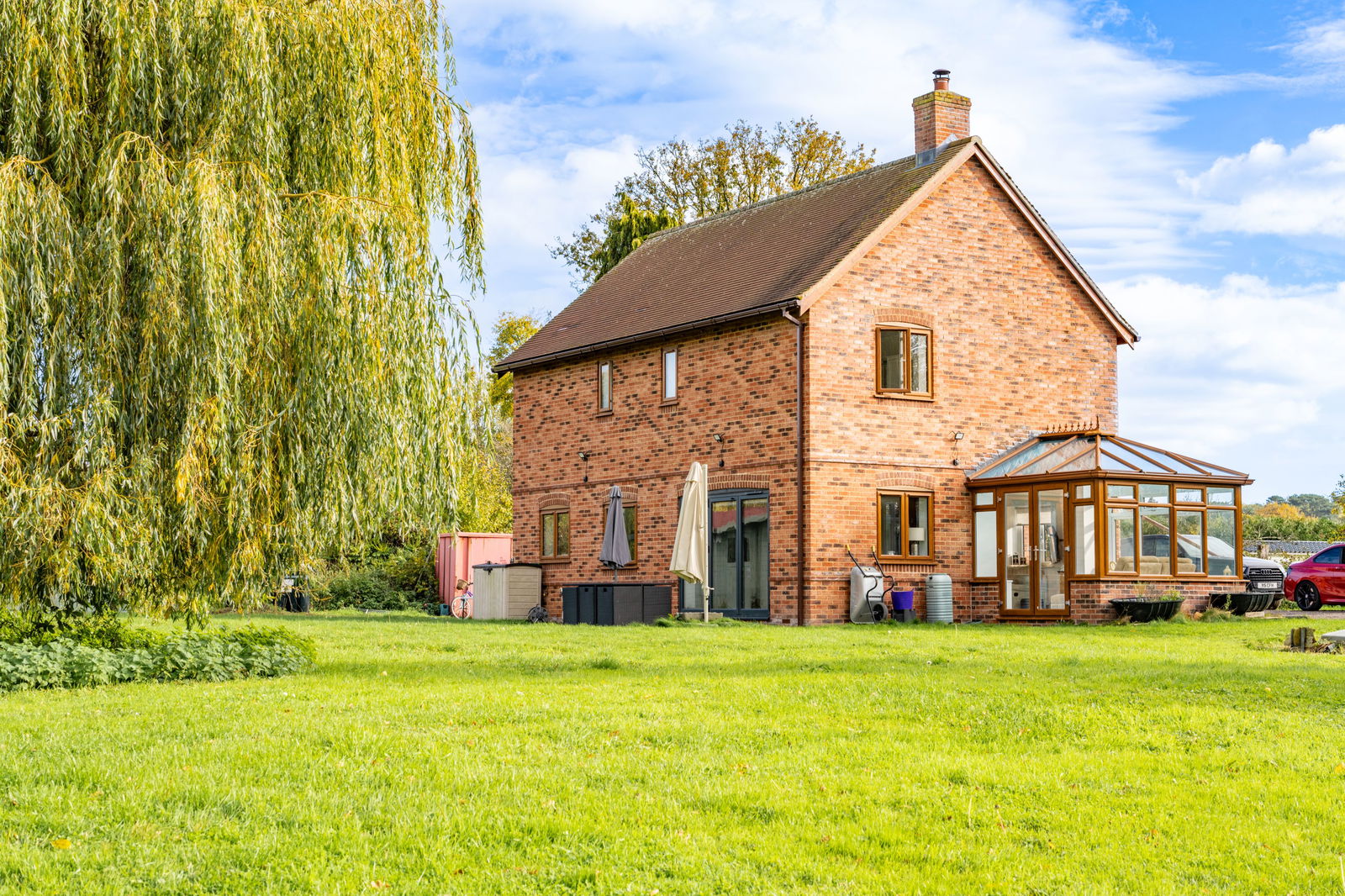 3 bedroom detached house for sale 0