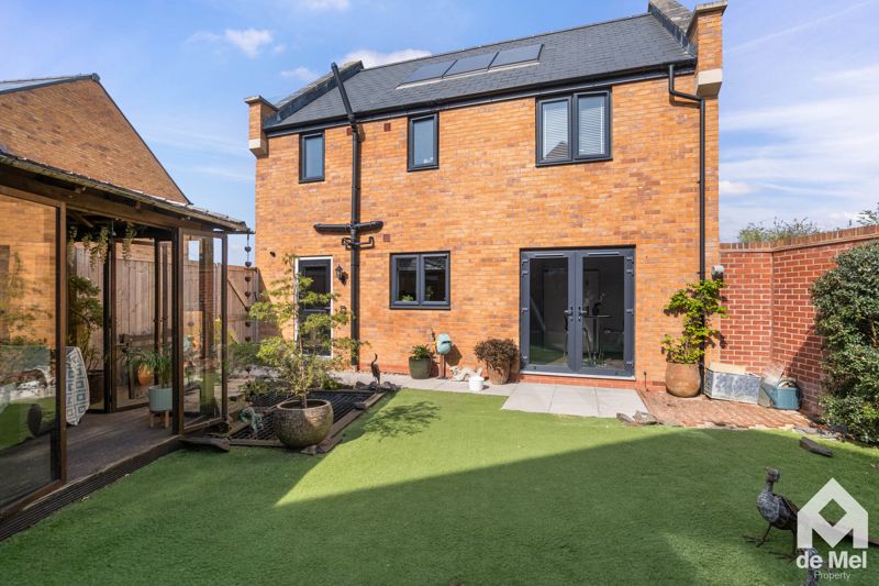 5-bed house on 11, Cape Ruby Close, Cheltenham, £550,000