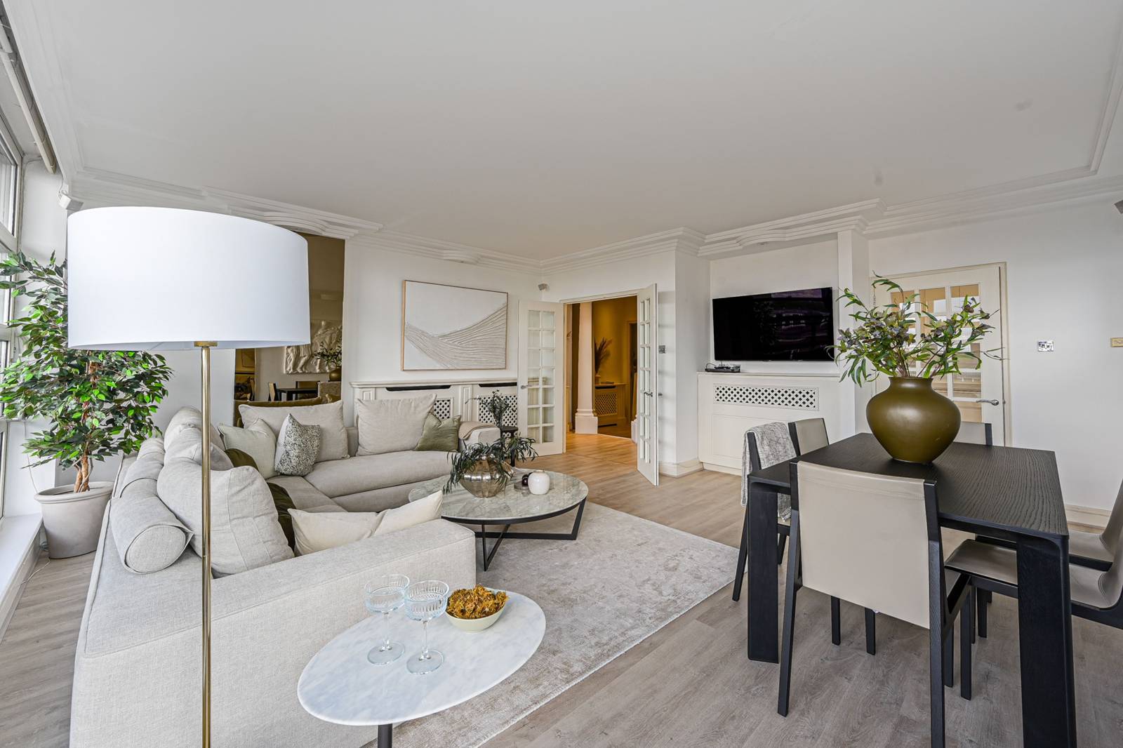 3 bedroom flat for sale 0