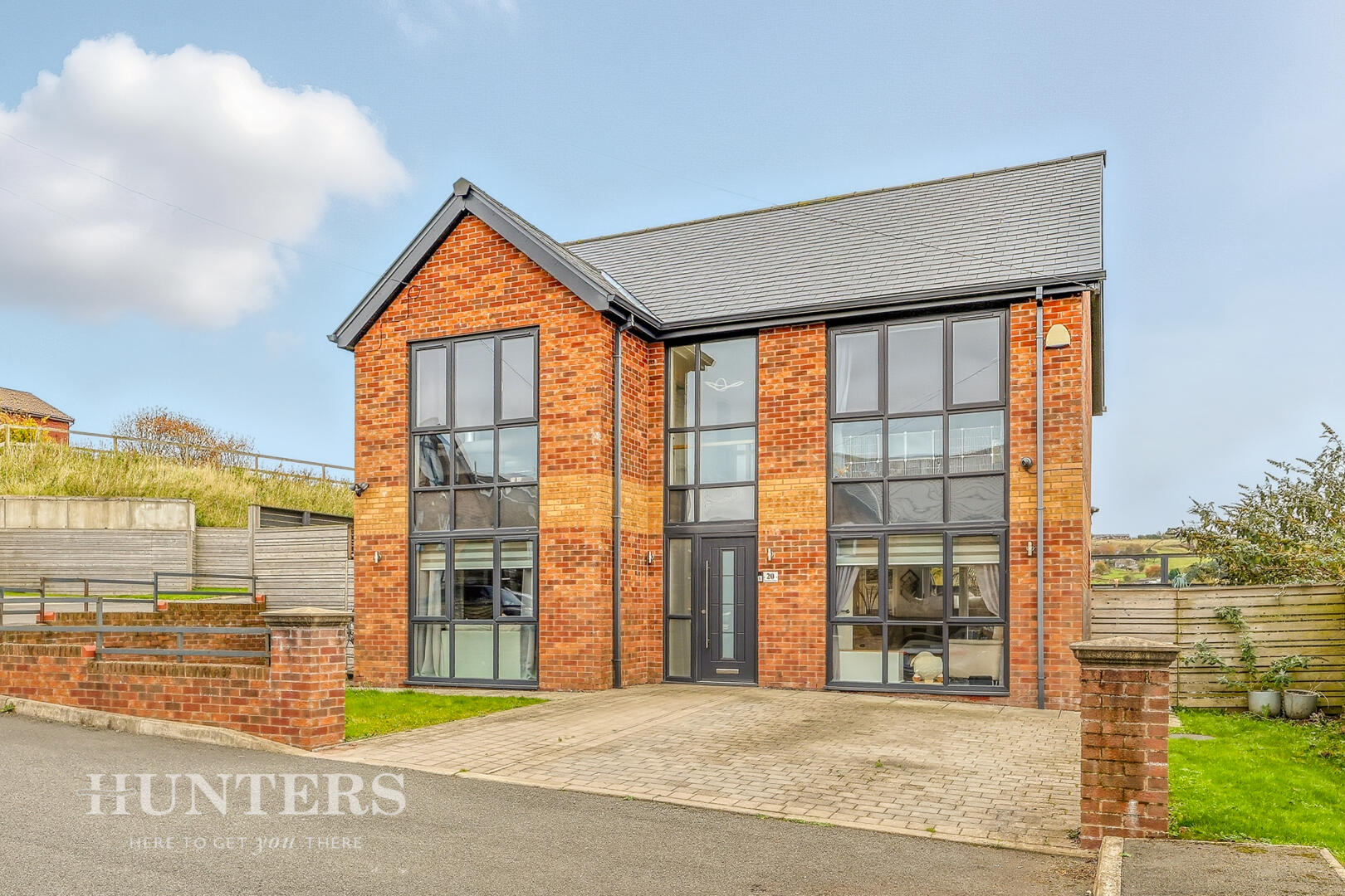 4-bed detached on 20, Moordale Avenue, Oldham, £600,000