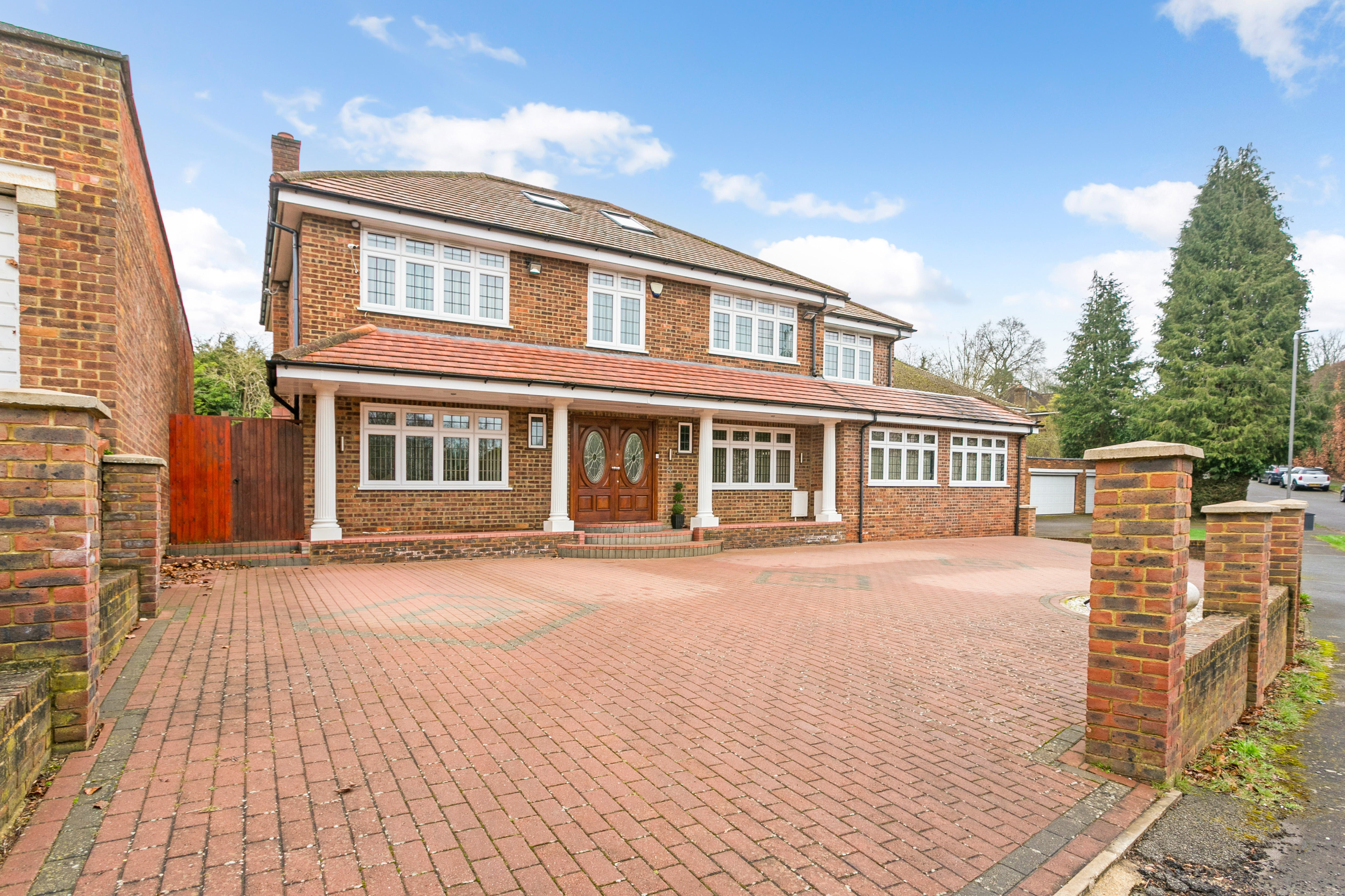 3 bedroom flat for sale in London