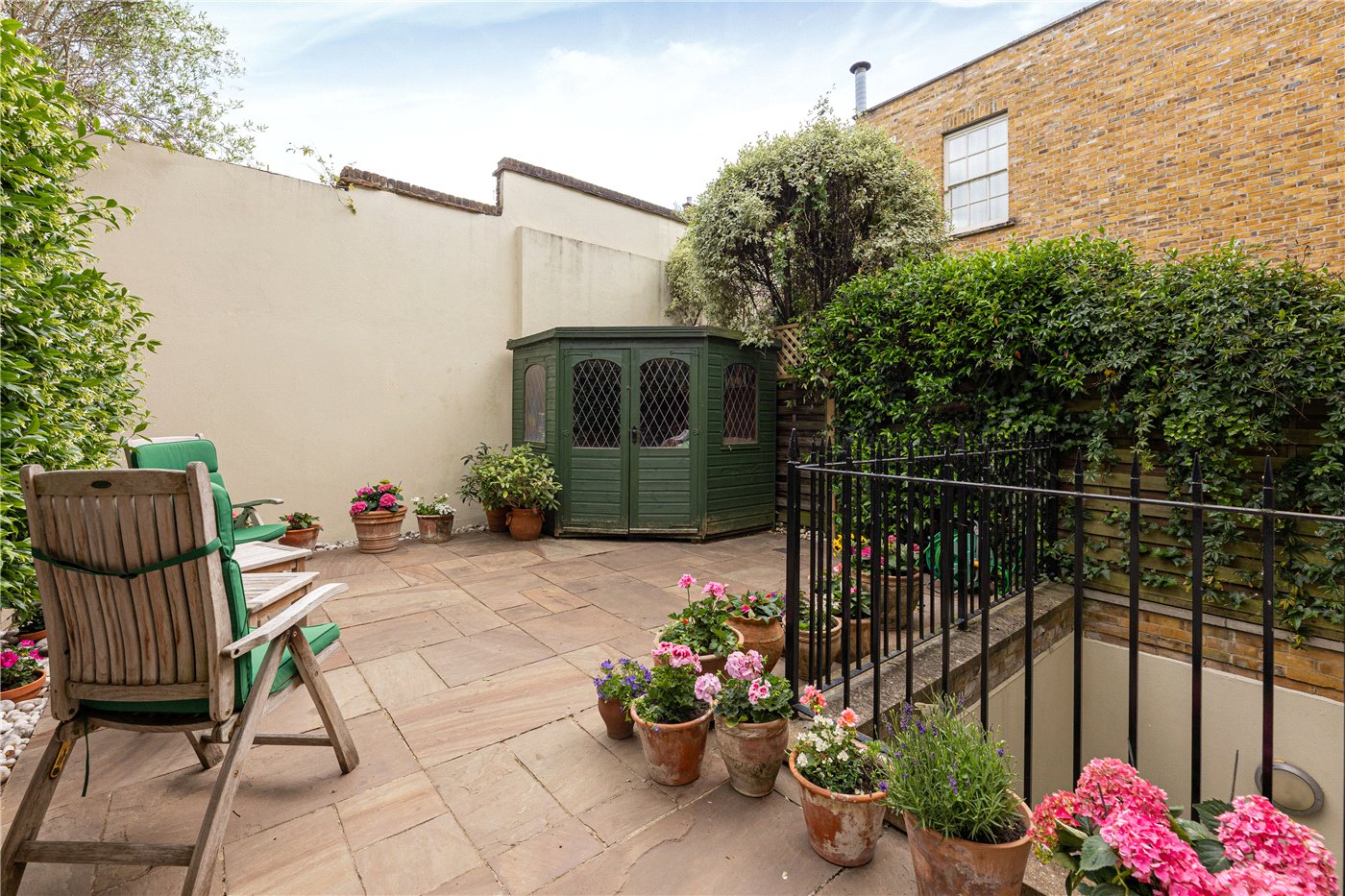 4 bedroom terraced house for sale 0