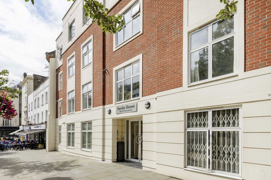 3 bedroom flat for sale 0