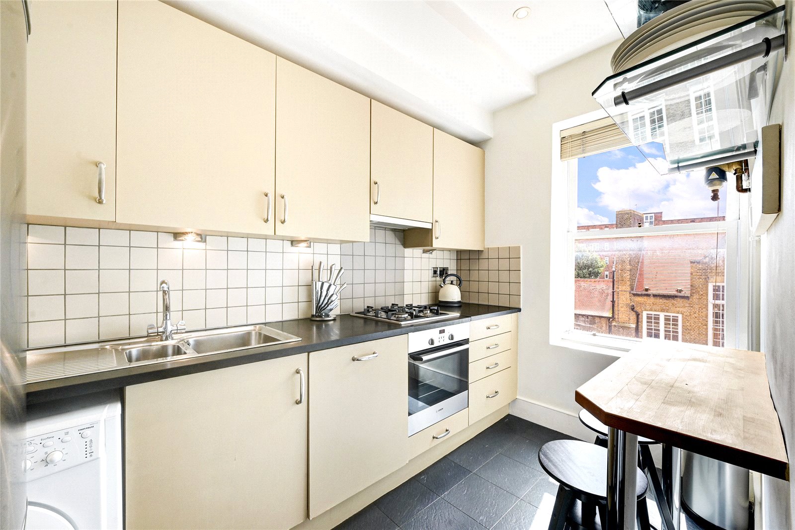 2 bedroom flat for sale 0