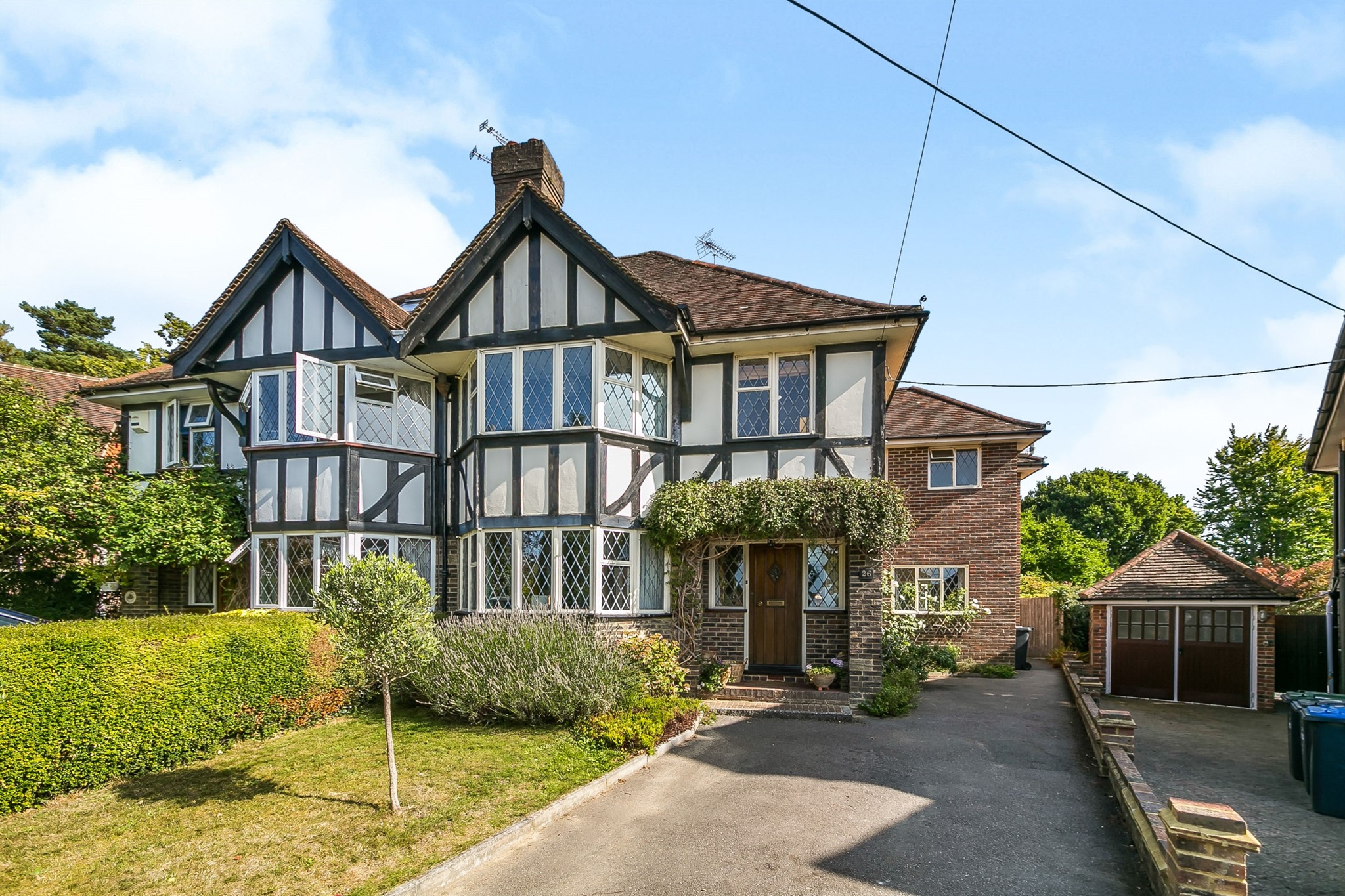 Free property report 26 Sunte Close, Haywards Heath, RH16 1QT Chimnie