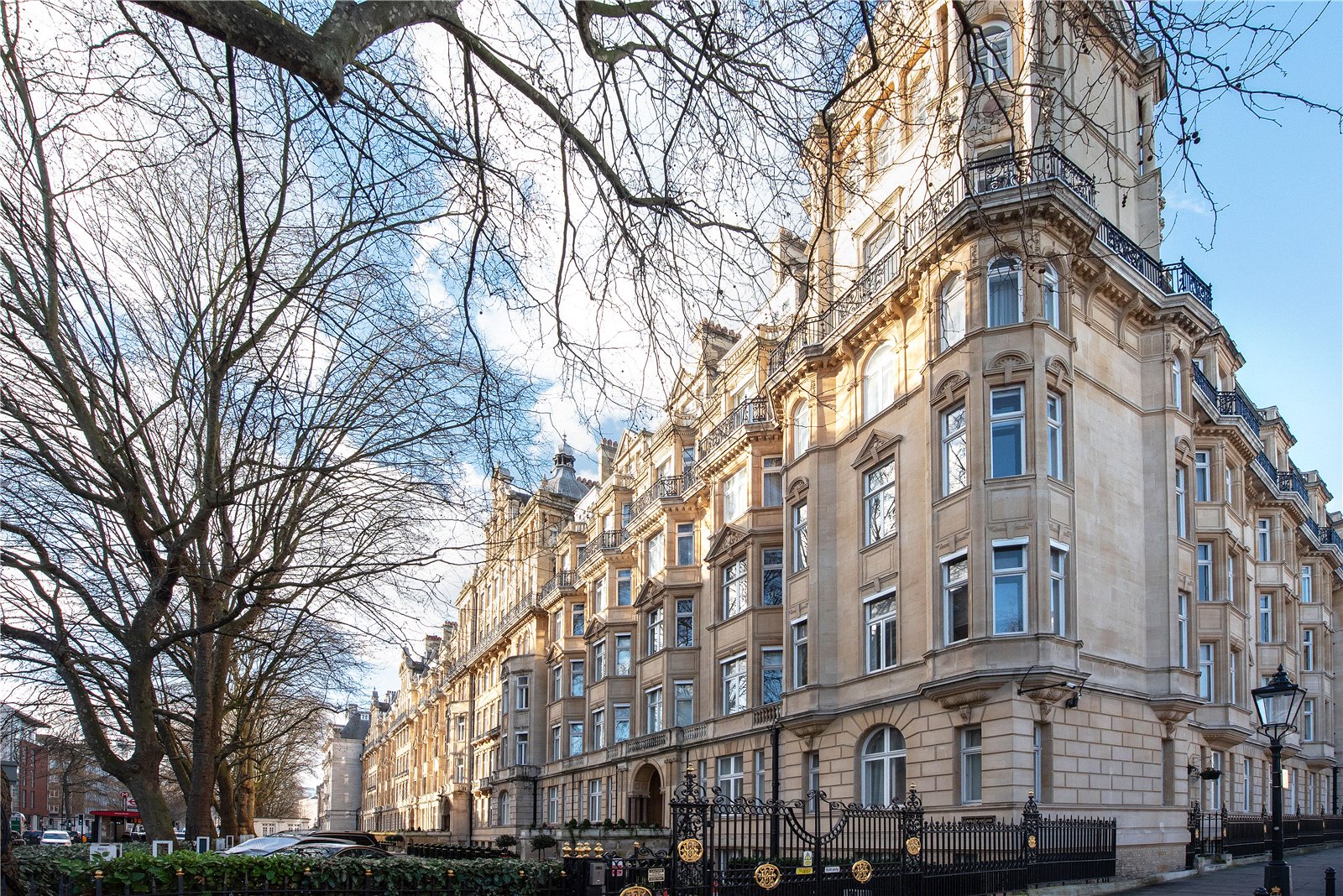 5 bedroom flat for sale 0