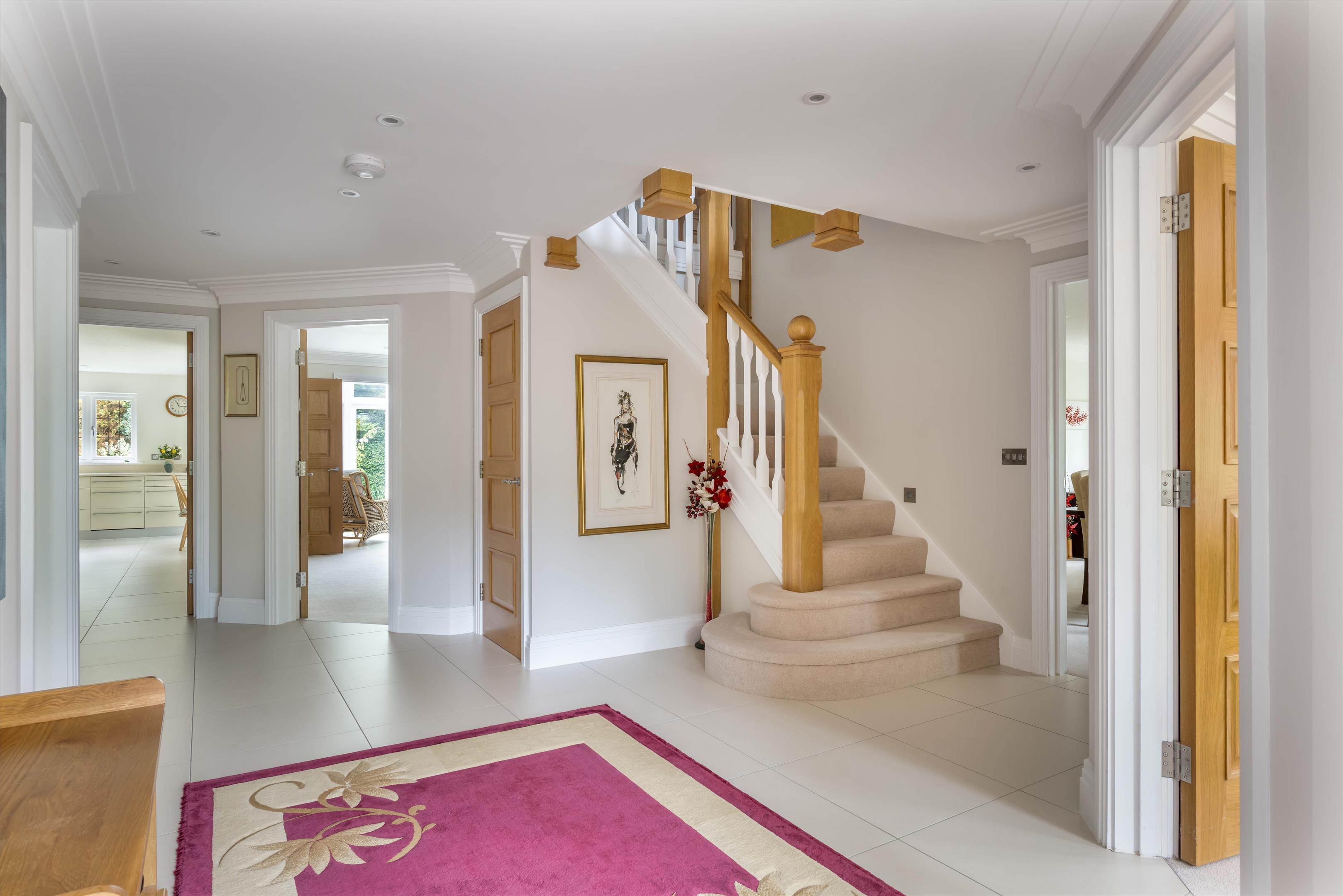 5 bedroom detached house for sale 0