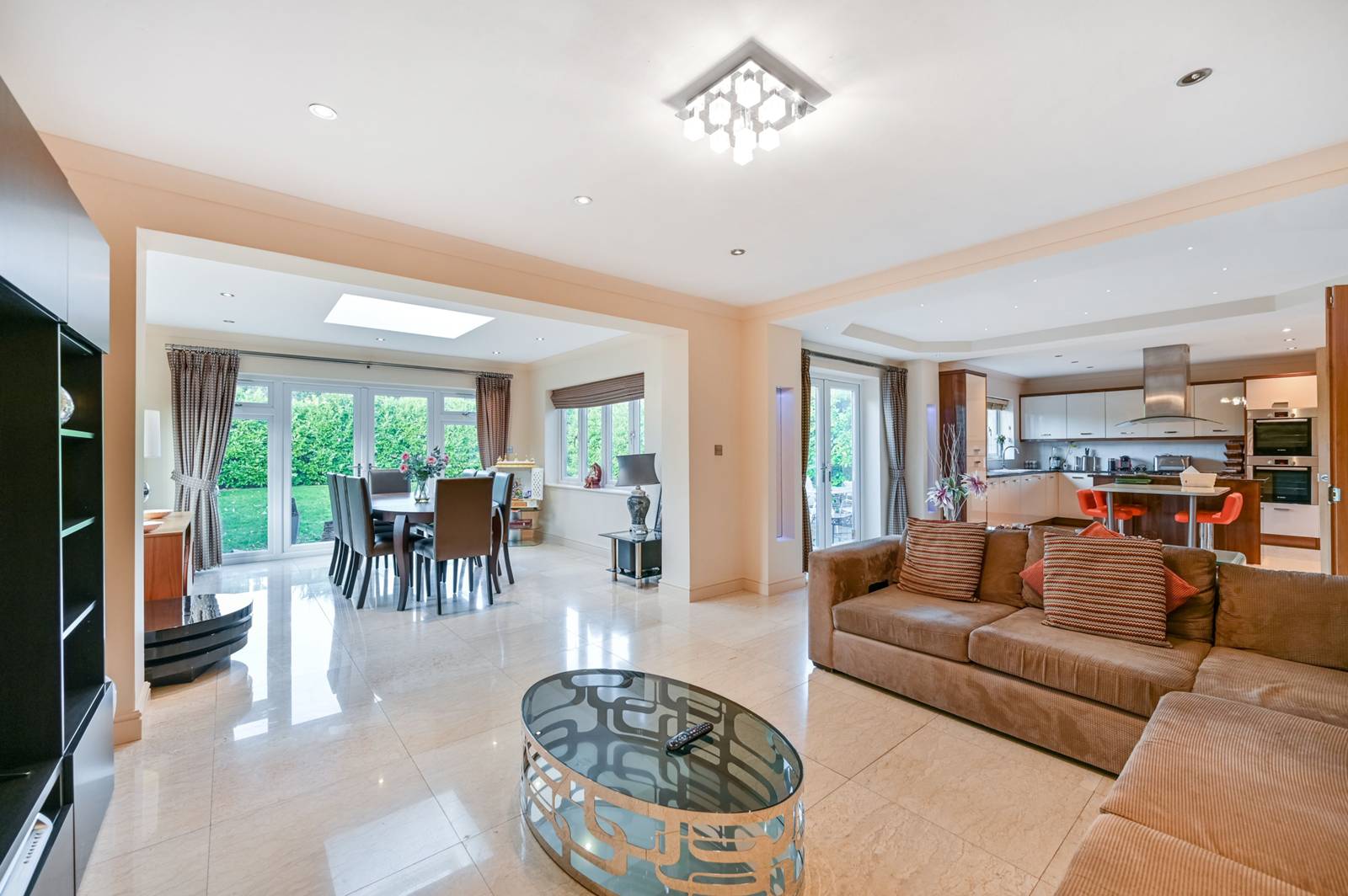 4 bedroom detached house for sale 0