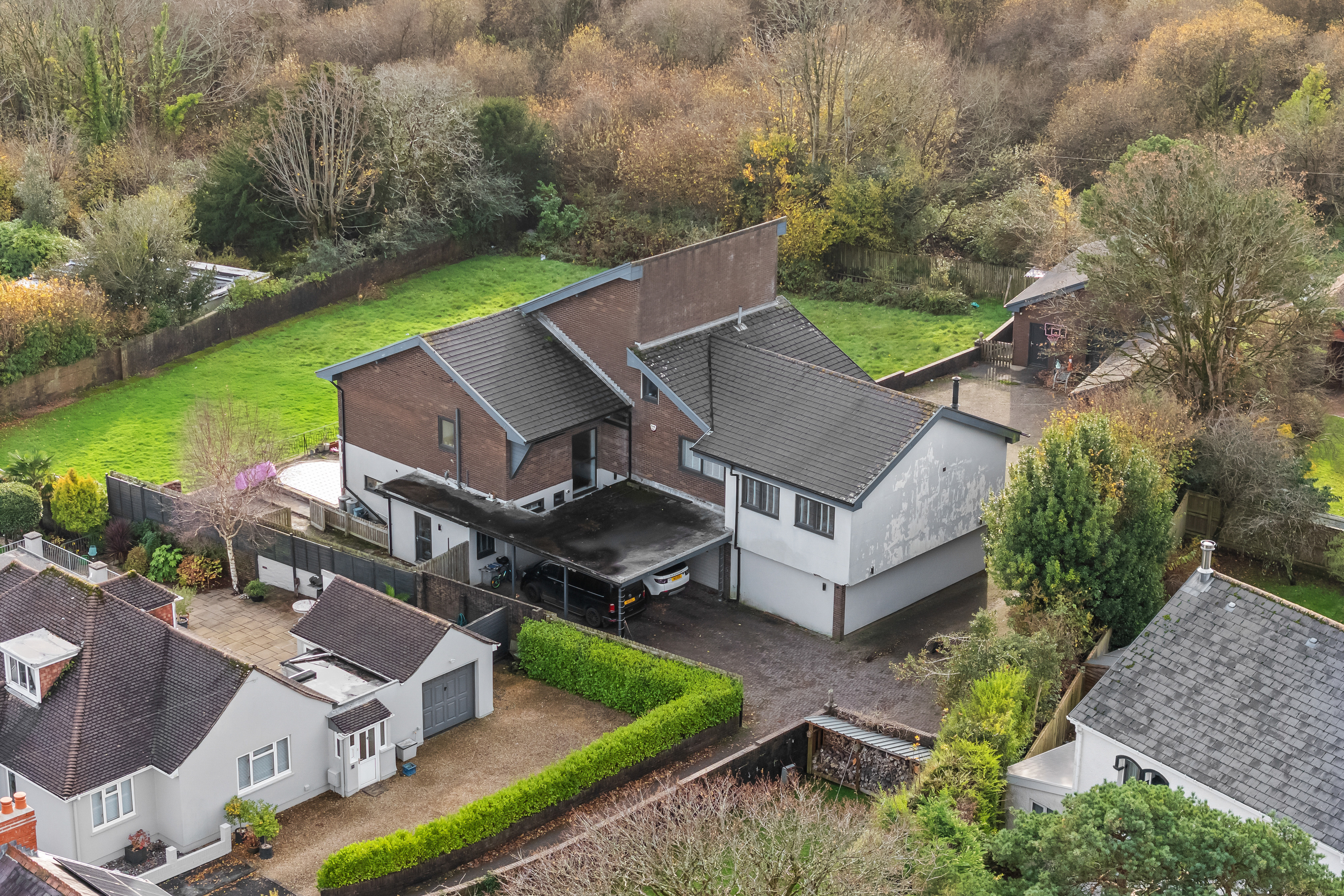 5 bedroom detached house for sale