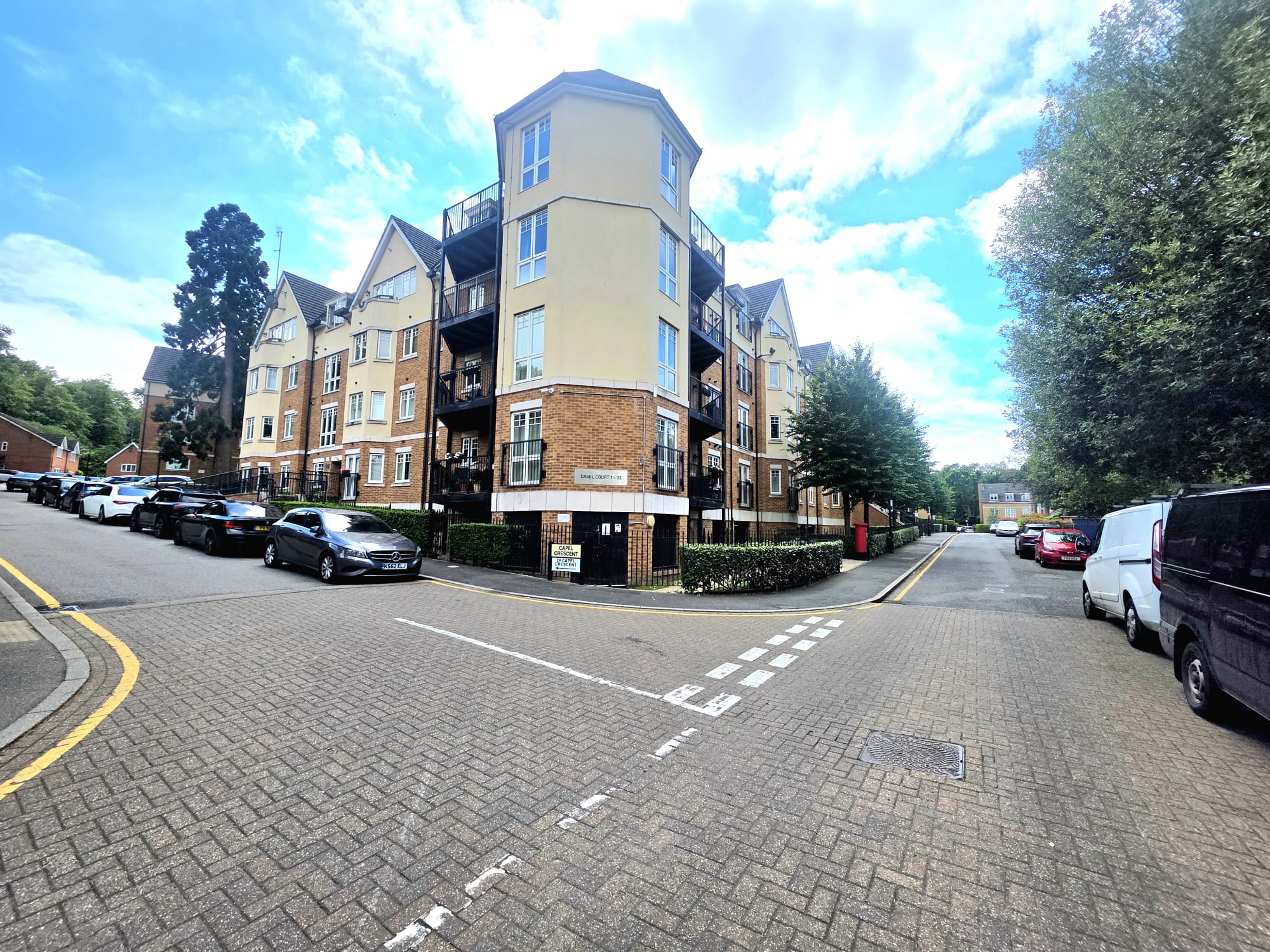 2-bed flat on 5 Casel Court, Brightwen Grove, Stanmore, £1,850/mo