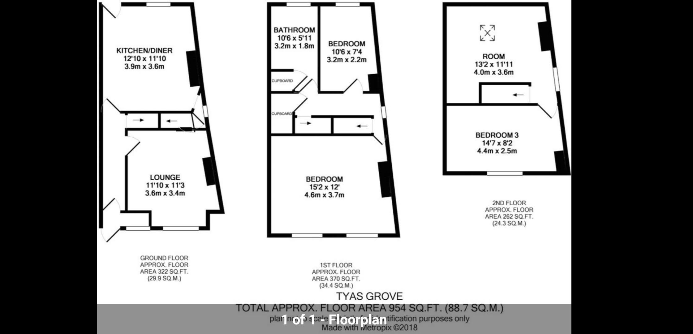 3 Bedrooms Semi-detached house for sale in Tyas Grove, Leeds LS9