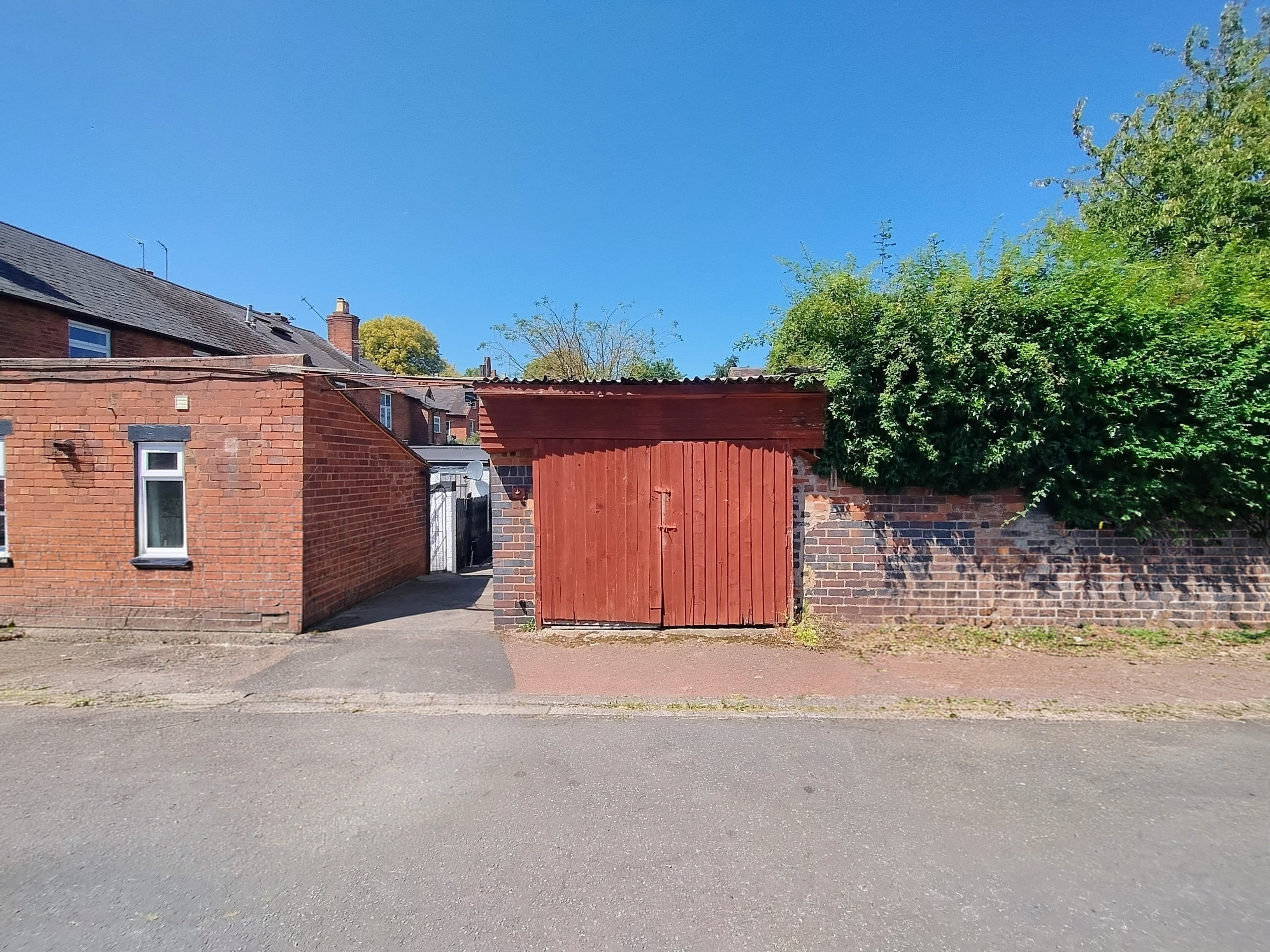 Single Garage At Side Of, Upper Street, Wolverhampton photo 4