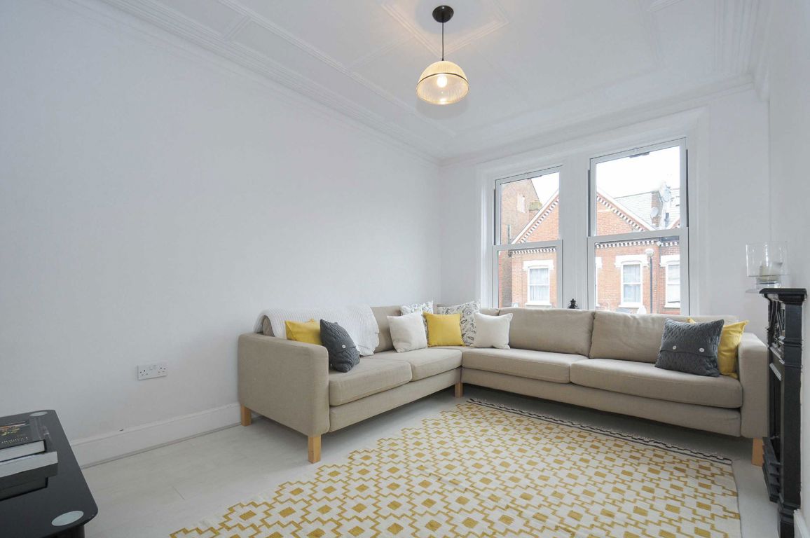 14, Shrubbery Road, London photo 4