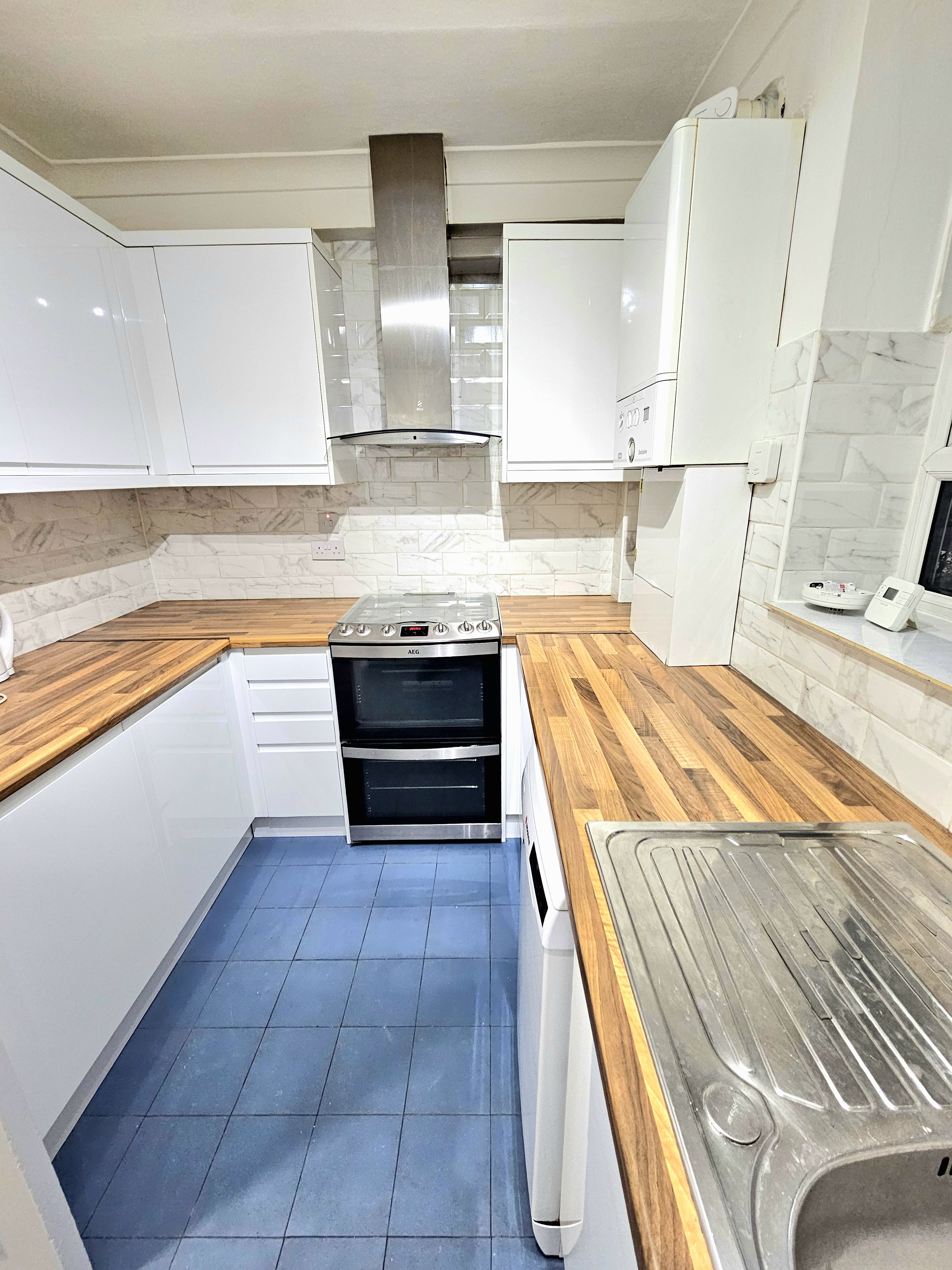 9, GARRATT LANE, London photo 5