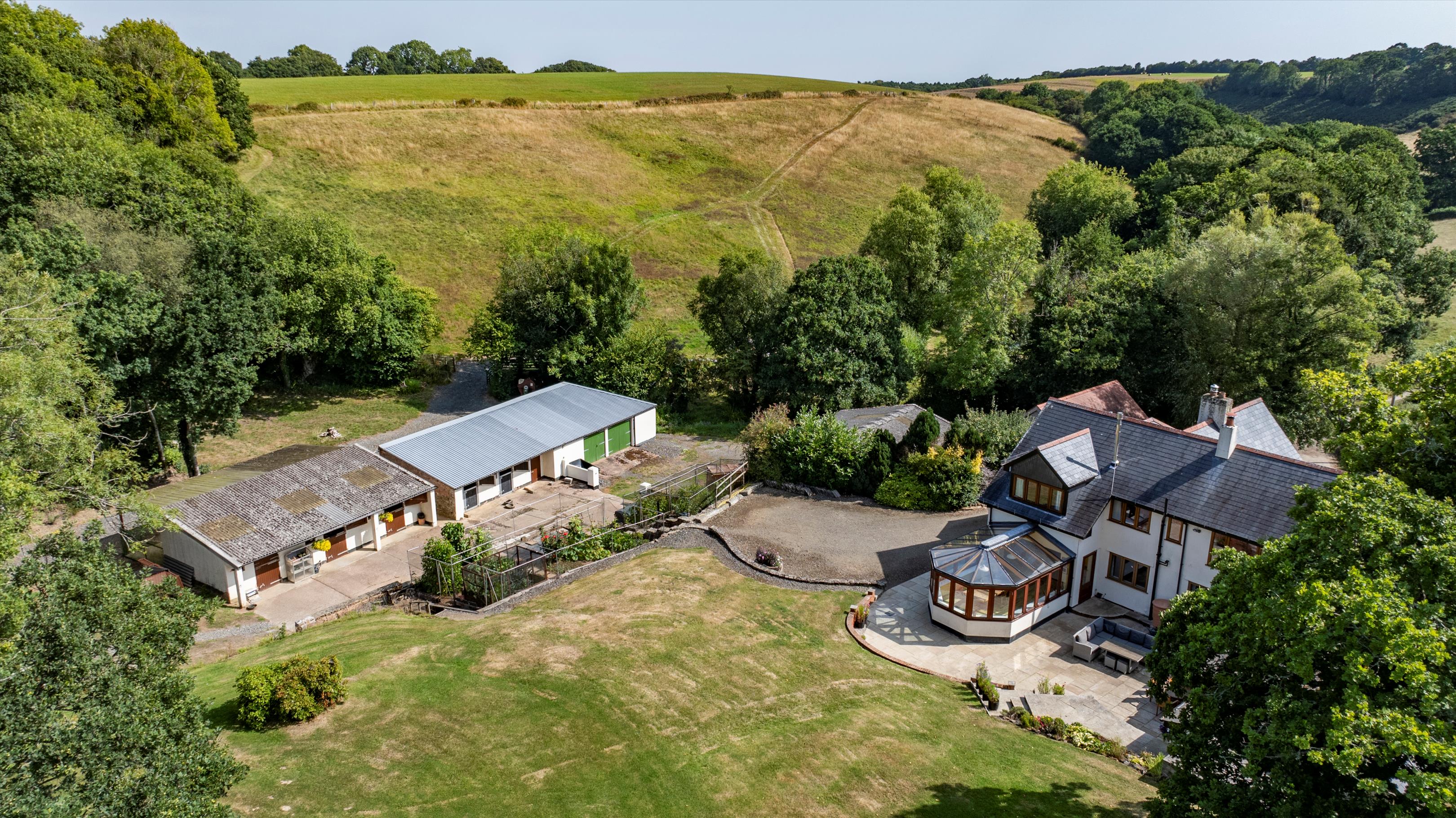 5 bedroom farmhouse for sale 0