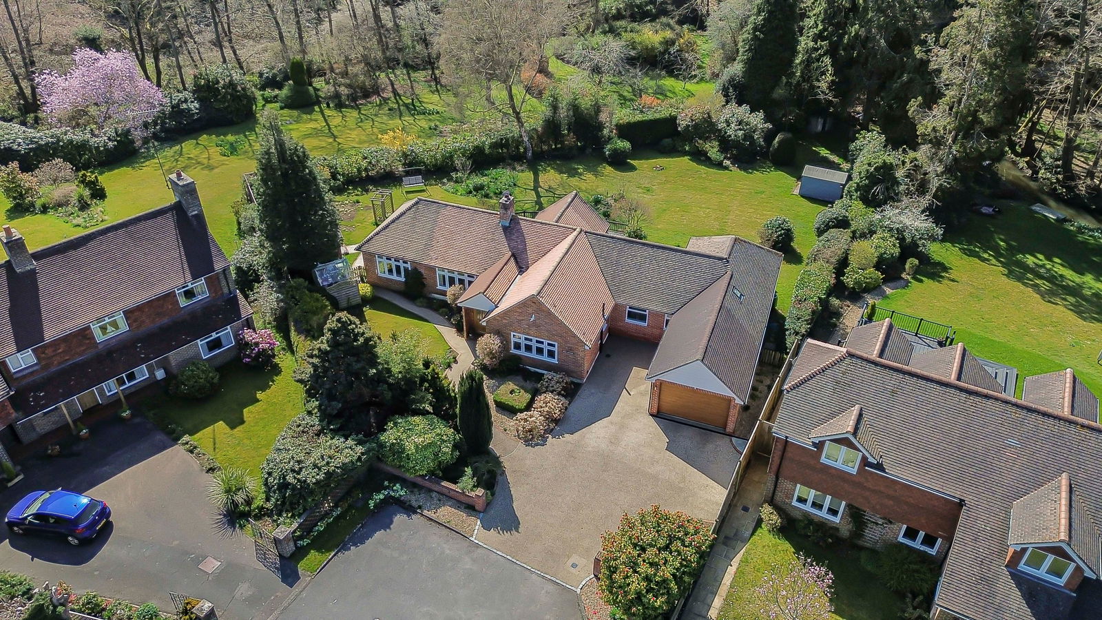4 bedroom detached house for sale in Epsom